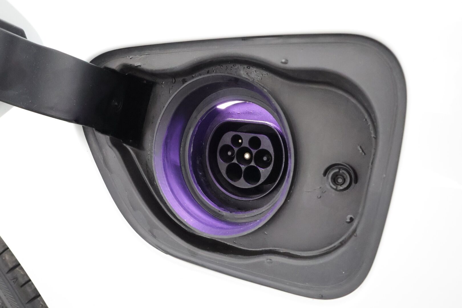 Volvo S60 2021 T8 TwE AWD Business Inscription aut * ACC / P.kamera / Muistipenkki / Webasto / Koukku / LED / Navi * - Kahdet renkaat aluvanteilla - HULLU BLACKWEEK KORKOTARJOUS 2,49%