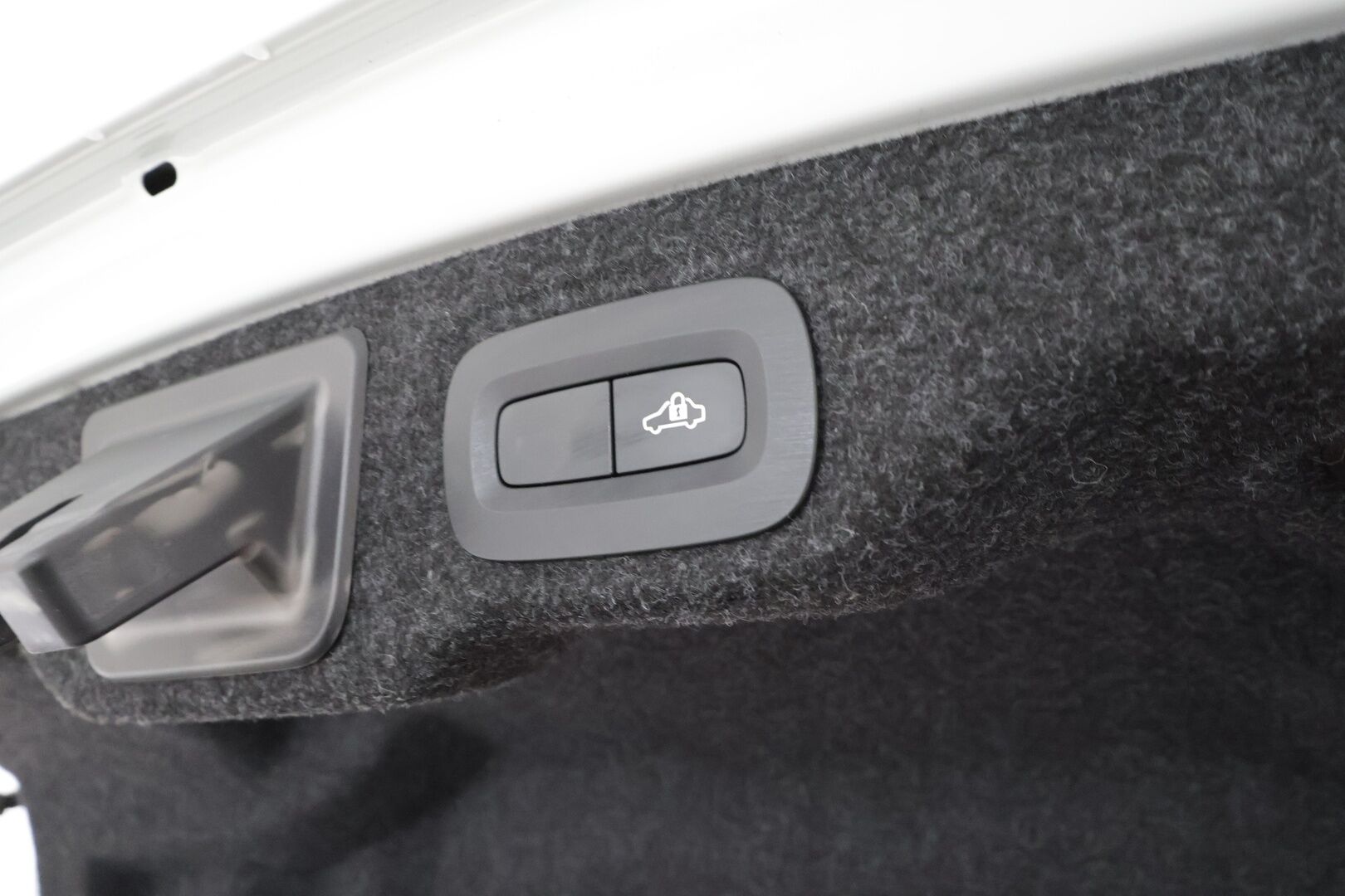 Volvo S60 2021 T8 TwE AWD Business Inscription aut * ACC / P.kamera / Muistipenkki / Webasto / Koukku / LED / Navi * - Nokian Nastarenkaat / Hiljattain Huollettu / Siistikuntoinen / Carplay / 2x Volvo Alut!