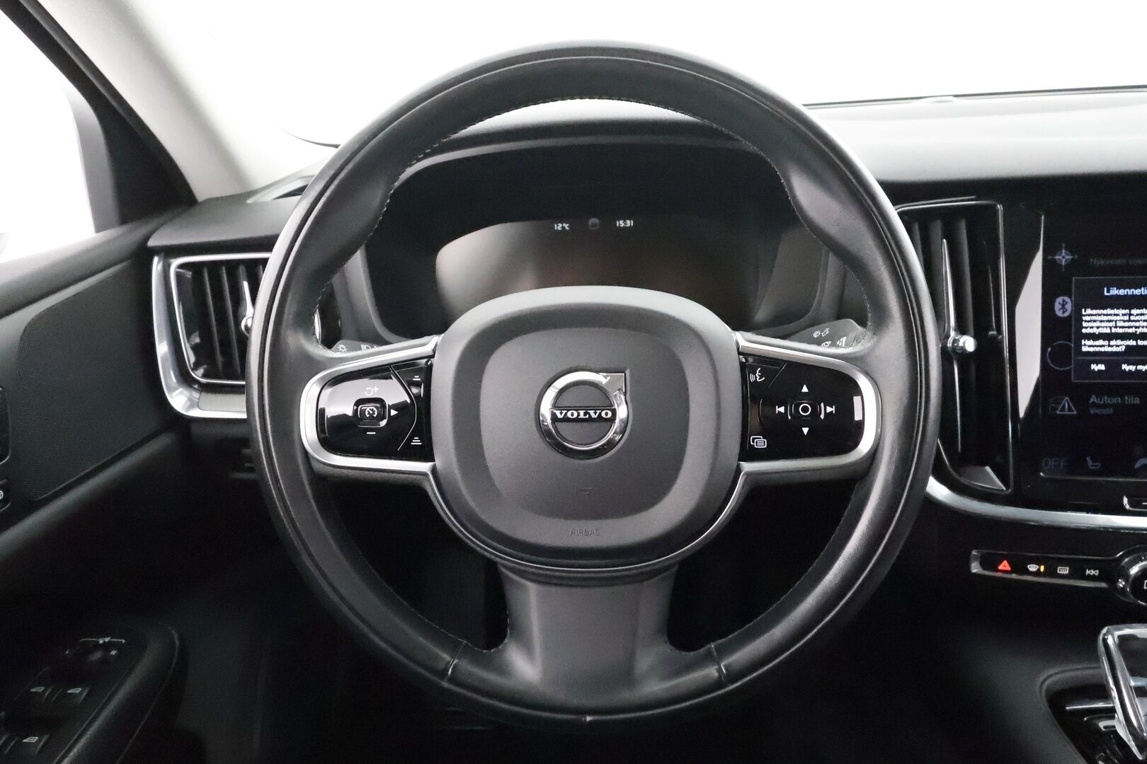 Volvo S60 2021 T8 TwE AWD Business Inscription aut * ACC / P.kamera / Muistipenkki / Webasto / Koukku / LED / Navi * - Kahdet renkaat aluvanteilla - HULLU BLACKWEEK KORKOTARJOUS 2,49%