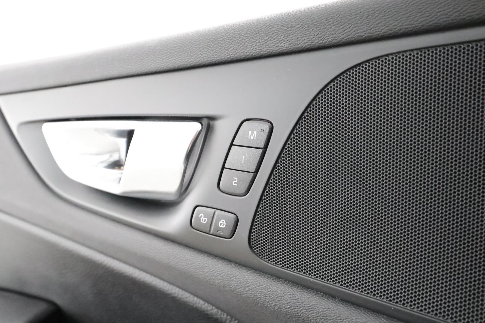 Volvo S60 2021 T8 TwE AWD Business Inscription aut * ACC / P.kamera / Muistipenkki / Webasto / Koukku / LED / Navi * - Nokian Nastarenkaat / Hiljattain Huollettu / Siistikuntoinen / Carplay / 2x Volvo Alut!