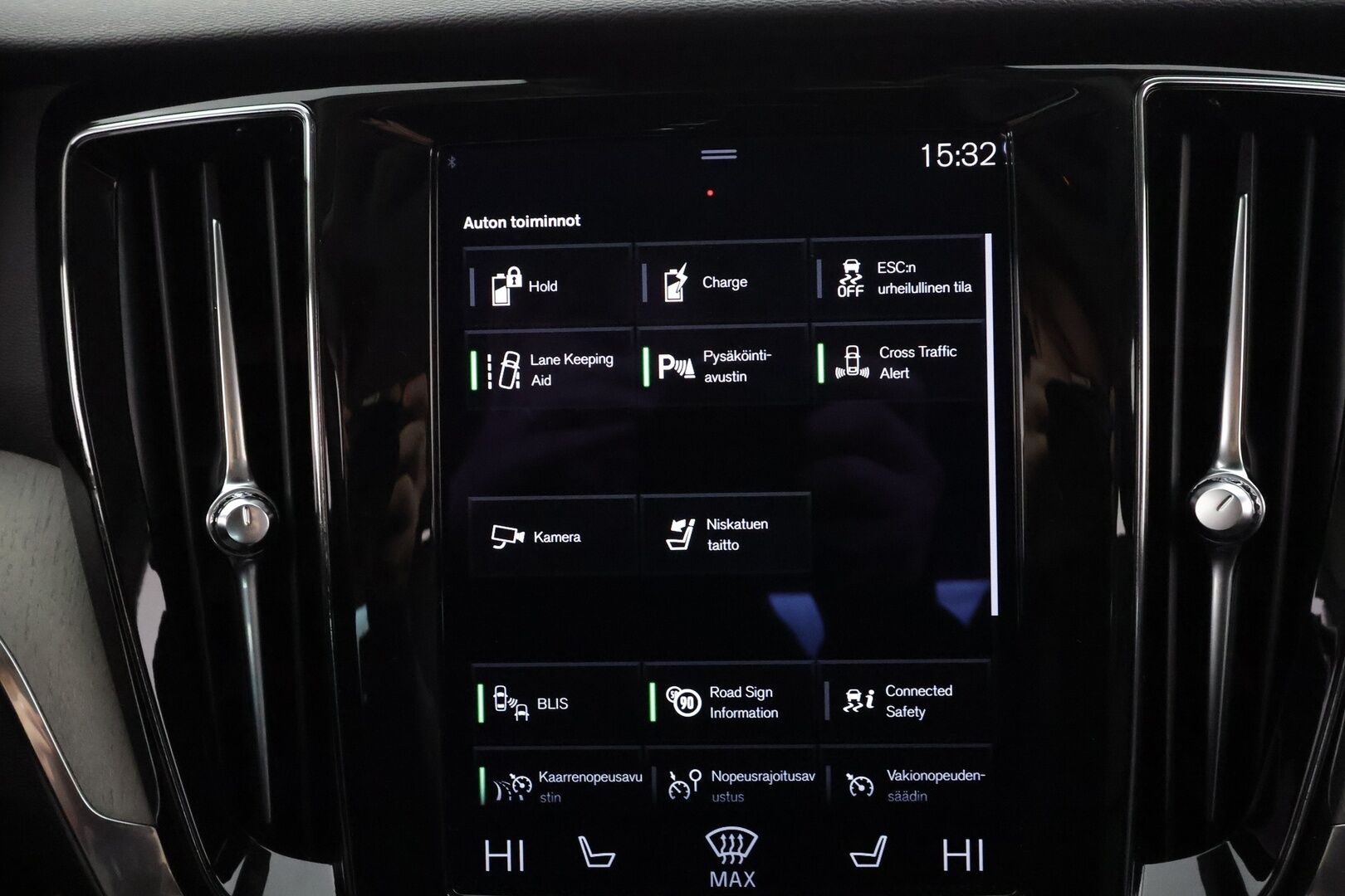 Volvo S60 2021 T8 TwE AWD Business Inscription aut * ACC / P.kamera / Muistipenkki / Webasto / Koukku / LED / Navi * - Kahdet renkaat aluvanteilla - HULLU BLACKWEEK KORKOTARJOUS 2,49%