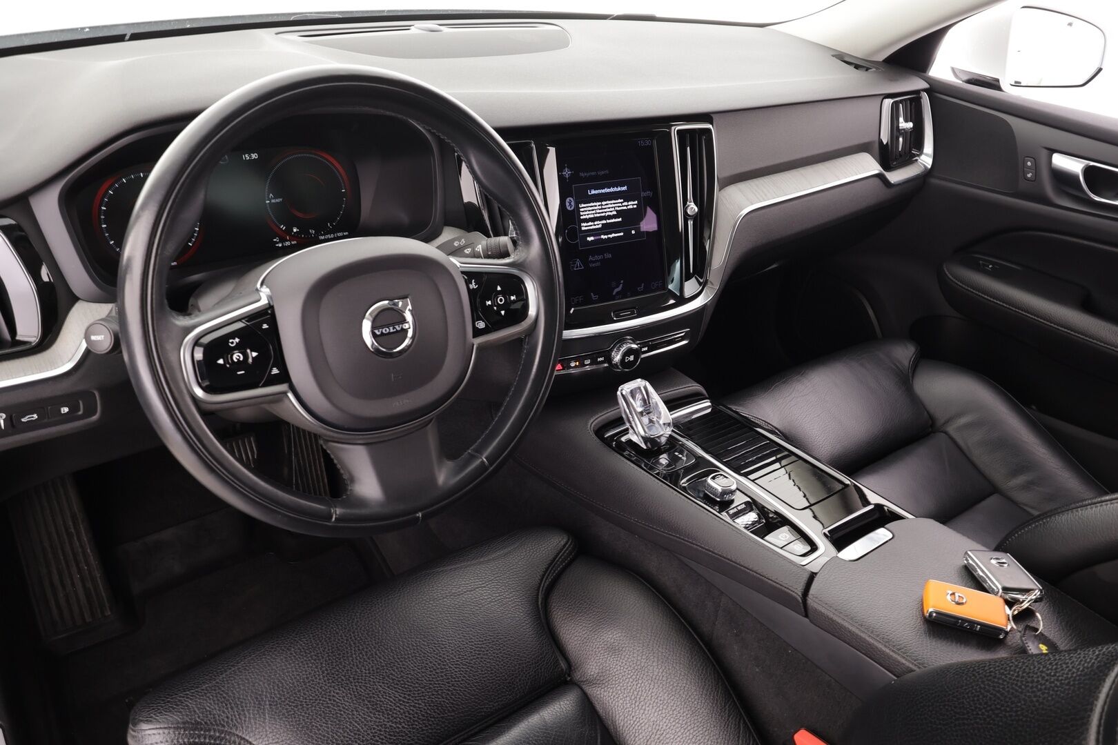 Volvo S60 2021 T8 TwE AWD Business Inscription aut * ACC / P.kamera / Muistipenkki / Webasto / Koukku / LED / Navi * - Nokian Nastarenkaat / Hiljattain Huollettu / Siistikuntoinen / Carplay / 2x Volvo Alut!