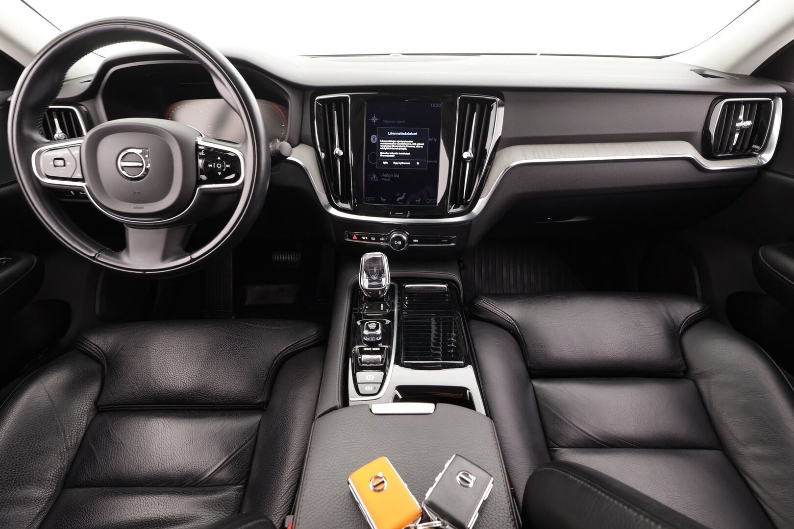 Volvo S60 2021 T8 TwE AWD Business Inscription aut * ACC / P.kamera / Muistipenkki / Webasto / Koukku / LED / Navi * - Nokian Nastarenkaat / Hiljattain Huollettu / Siistikuntoinen / Carplay / 2x Volvo Alut!