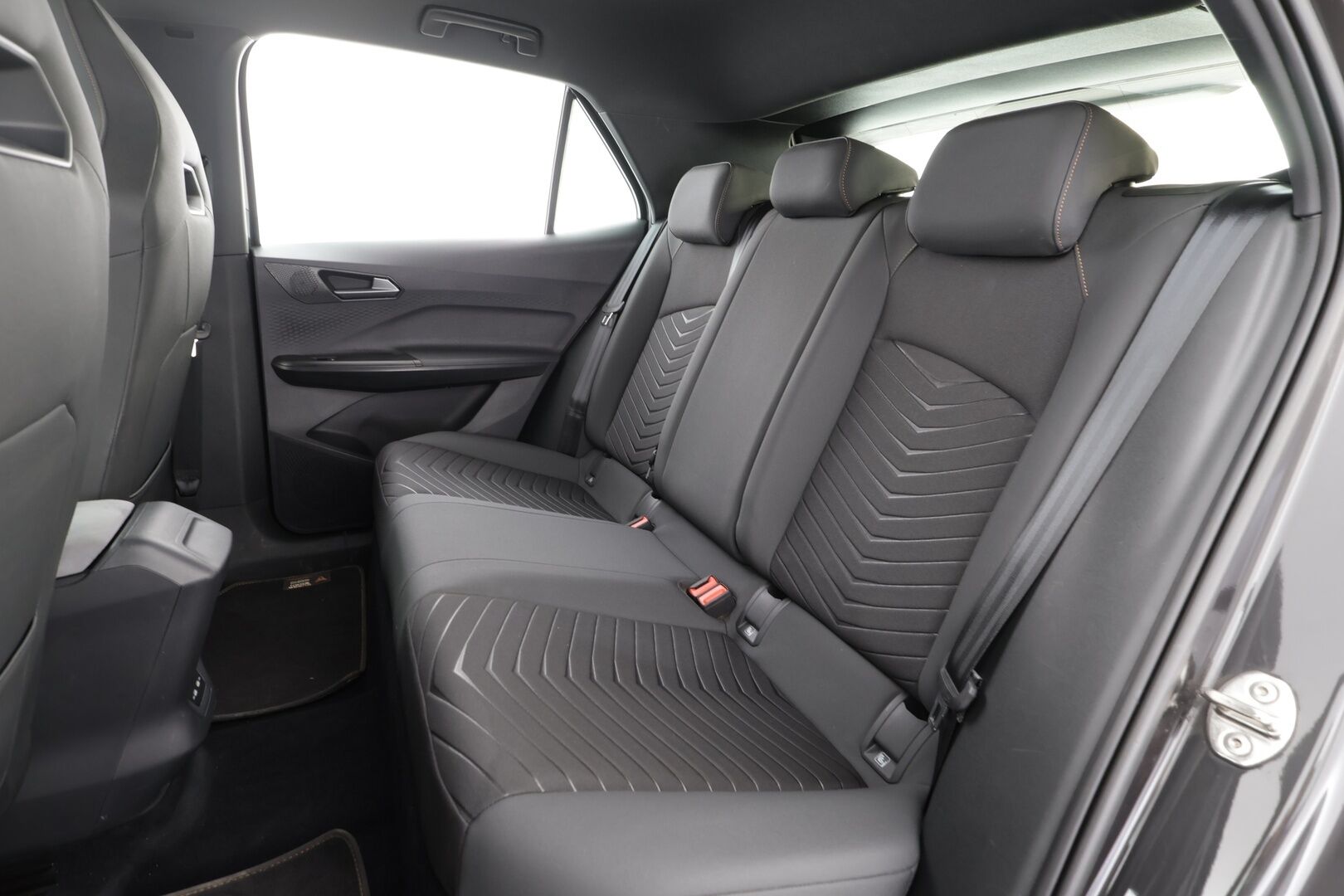 CUPRA Born 2024 150 kW 58 kWh - | ACC | ILP | P.kamera | Keyless | Lane Assist | LED | Apple & Android | Lämm. ratti | Ambient | 2x renkaat aluin | 1-om suomiauto | ALV | 