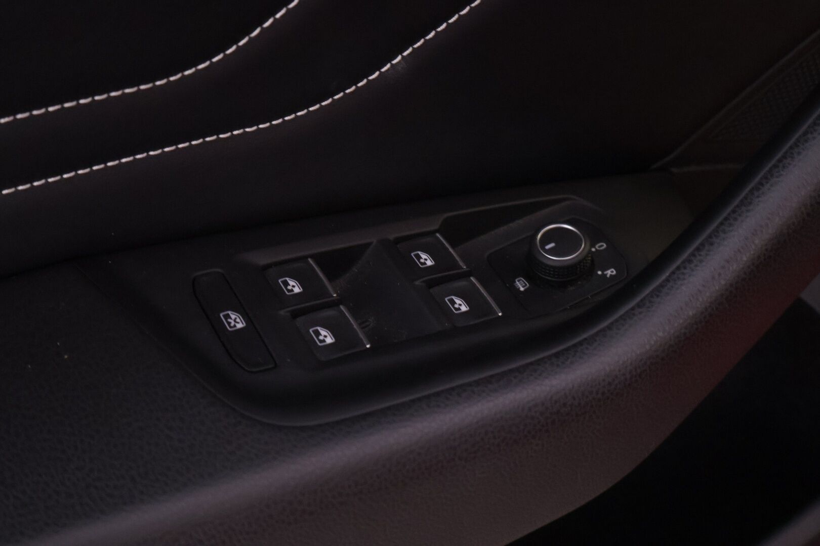 VOLKSWAGEN PASSAT 2020 Sedan GTE Premium Plug-In Hybrid 160 kW DSG-aut. * Adapt.Vakkari / Webasto / Kaistavahti / IQ.Lights / P.Kamera / Navi / Apple&Android / Koukku * - Merkkiliikkeen huoltohistoria! / Huippu varusteet! - HULLUT VÄLIPÄIVÄT KORKOTARJOUS 2,49%