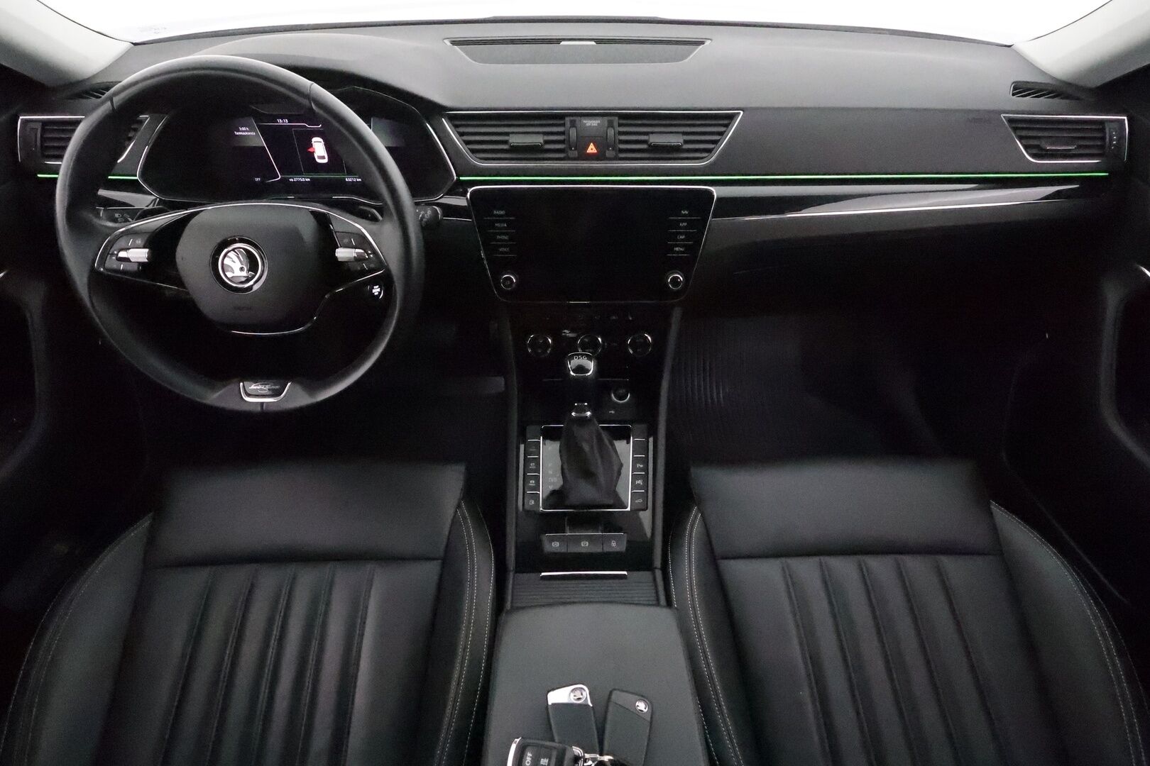 SKODA SUPERB 2021 Combi 1.4TSI PHEV L&K iV DSG *Canton / Webasto / Koukku / ACC / Matrix-LED / 360° / Muistinahat / Kaistavahti / Keyless* - 2x Latauskaapelit / Kahdet Renkaat