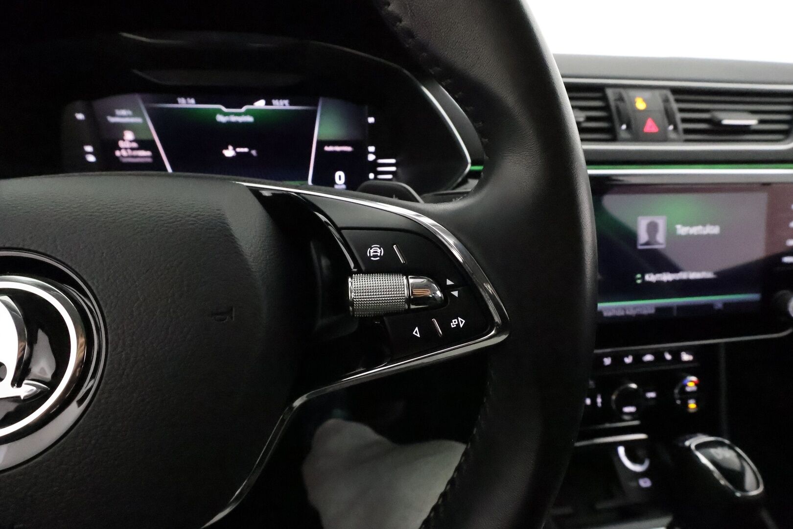 SKODA SUPERB 2021 Combi 1.4TSI PHEV L&K iV DSG *Canton / Webasto / Koukku / ACC / Matrix-LED / 360° / Muistinahat / Kaistavahti / Keyless* - 2x Latauskaapelit / Kahdet Renkaat