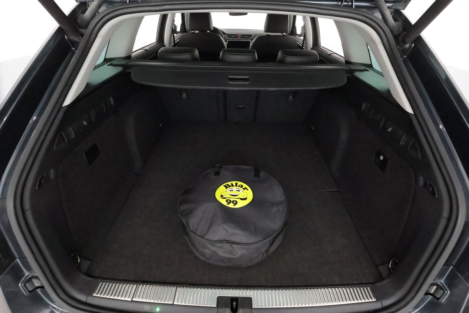 SKODA SUPERB 2021 Combi 1.4TSI PHEV L&K iV DSG *Canton / Webasto / Koukku / ACC / Matrix-LED / 360° / Muistinahat / Kaistavahti / Keyless* - 2x Latauskaapelit / Kahdet Renkaat