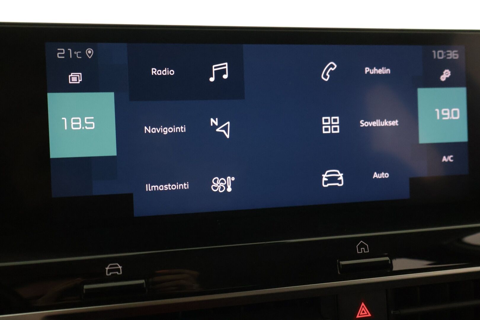 Citroen E-C4 2023 136 Shine Comfort Selection 50 kWh - SoH 93% | ALV | ACC | HUD | P.kamera | LED Vision | KeyLess | Digimittaristo | Ratinlämmitin | CarPlay | Lämmitettävä tuulilasi | Kaistavahti | BLIS | Navi