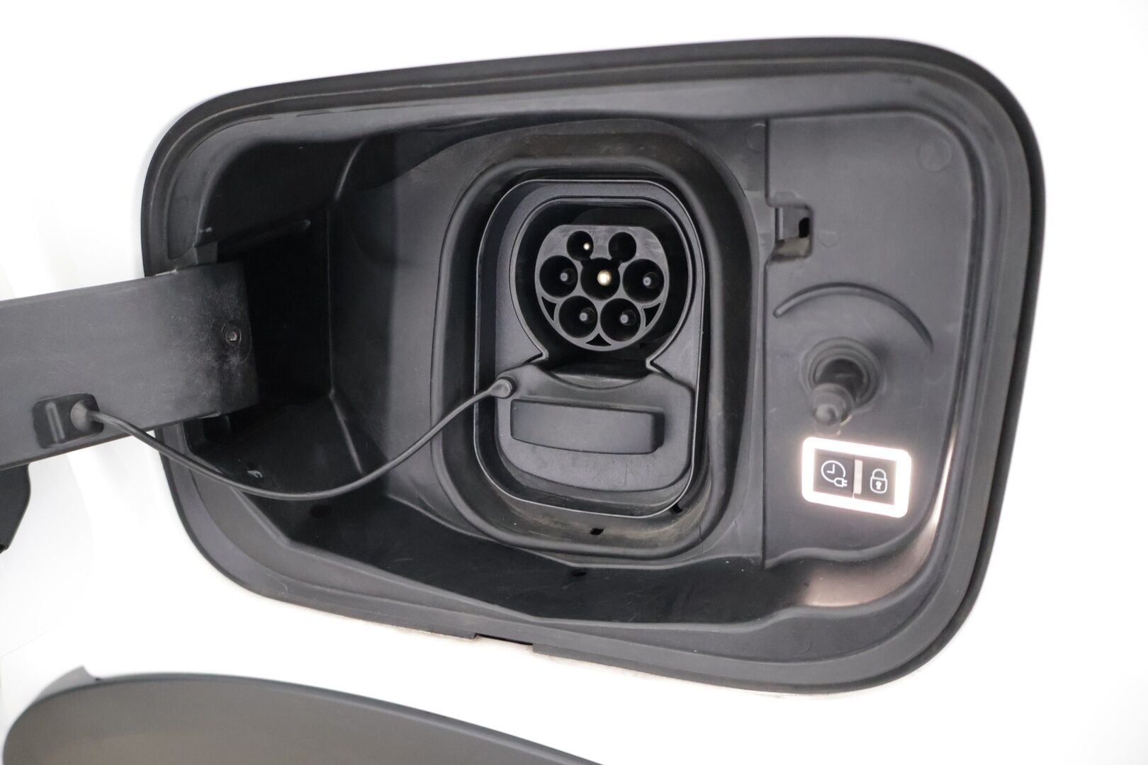 Citroen E-C4 2023 136 Shine Comfort Selection 50 kWh - SoH 93% | ALV | ACC | HUD | P.kamera | LED Vision | KeyLess | Digimittaristo | Ratinlämmitin | CarPlay | Lämmitettävä tuulilasi | Kaistavahti | BLIS | Navi