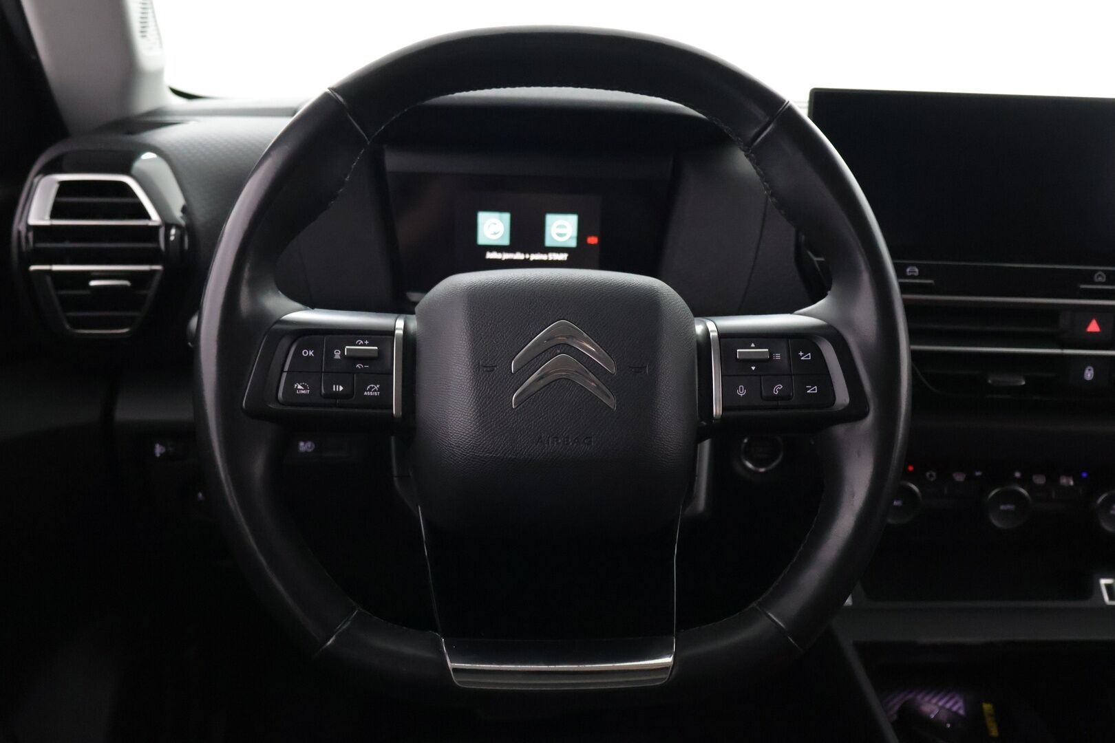 Citroen E-C4 2023 136 Shine Comfort Selection 50 kWh - SoH 93% | ALV | ACC | HUD | P.kamera | LED Vision | KeyLess | Digimittaristo | Ratinlämmitin | CarPlay | Lämmitettävä tuulilasi | Kaistavahti | BLIS | Navi