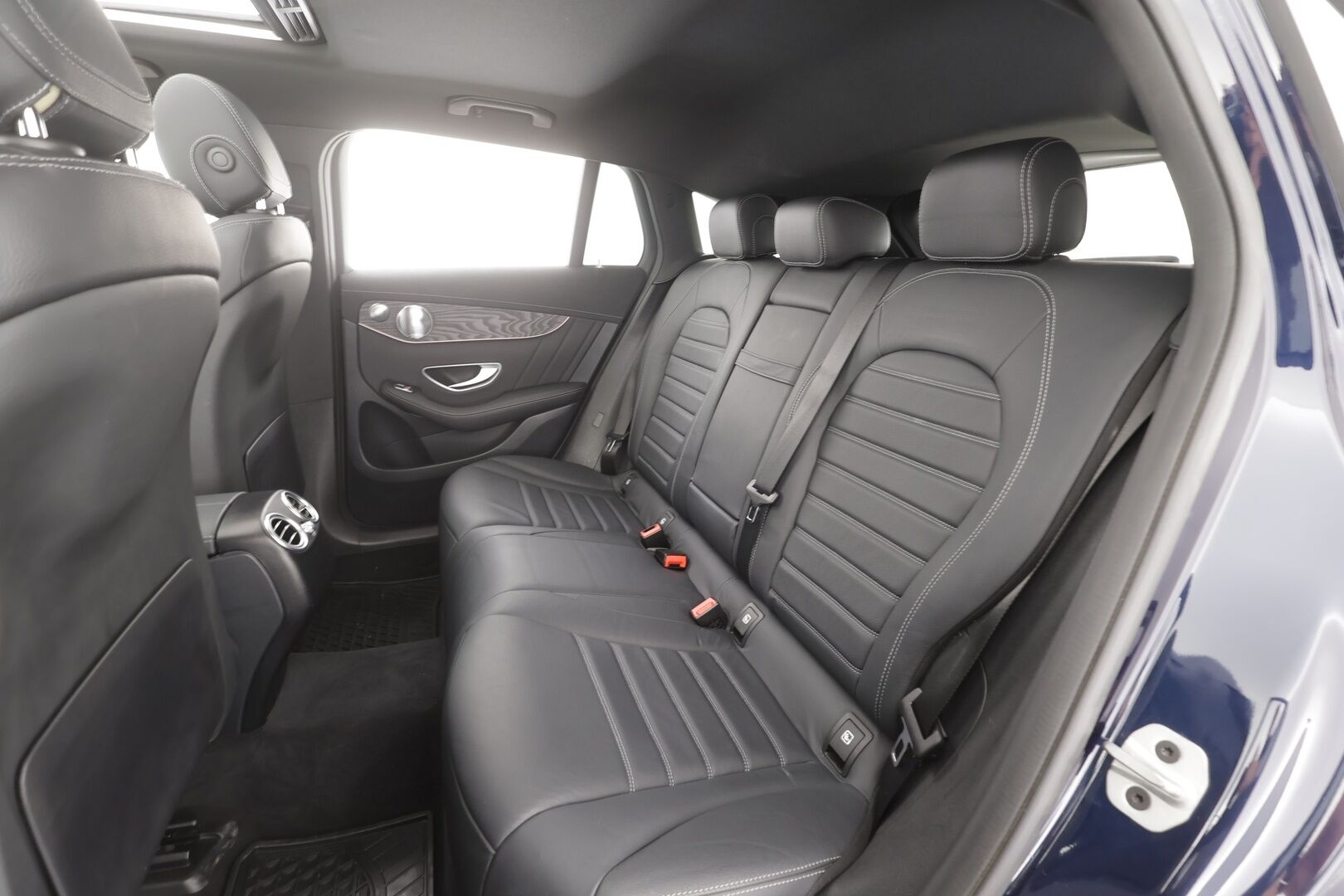 Mercedes-Benz EQC 2021 400 4Matic - | Distronic+ | Lisälämmitin | Koukku | Muistipenkit | Widescreen | Kattoluukku | Burmester | LED | 360-Kamera | Sporttinahat | Keyless | Apple&Android | Kahdet Renkaat |