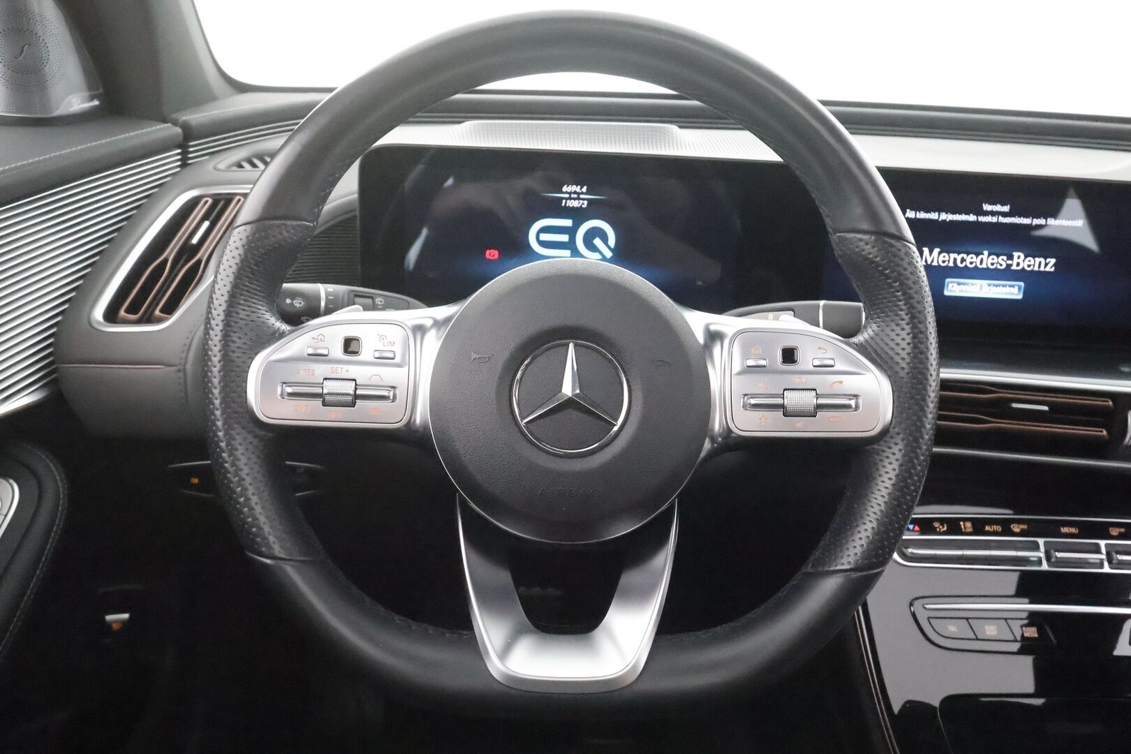 Mercedes-Benz EQC 2021 400 4Matic - | Distronic+ | Lisälämmitin | Koukku | Muistipenkit | Widescreen | Kattoluukku | Burmester | LED | 360-Kamera | Sporttinahat | Keyless | Apple&Android | Kahdet Renkaat |