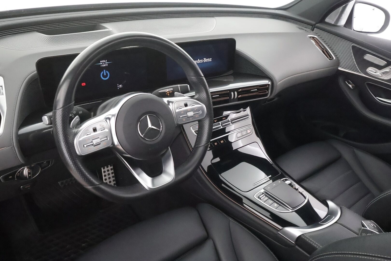 Mercedes-Benz EQC 2021 400 4Matic - | Distronic+ | Lisälämmitin | Koukku | Muistipenkit | Widescreen | Kattoluukku | Burmester | LED | 360-Kamera | Sporttinahat | Keyless | Apple&Android | Kahdet Renkaat |