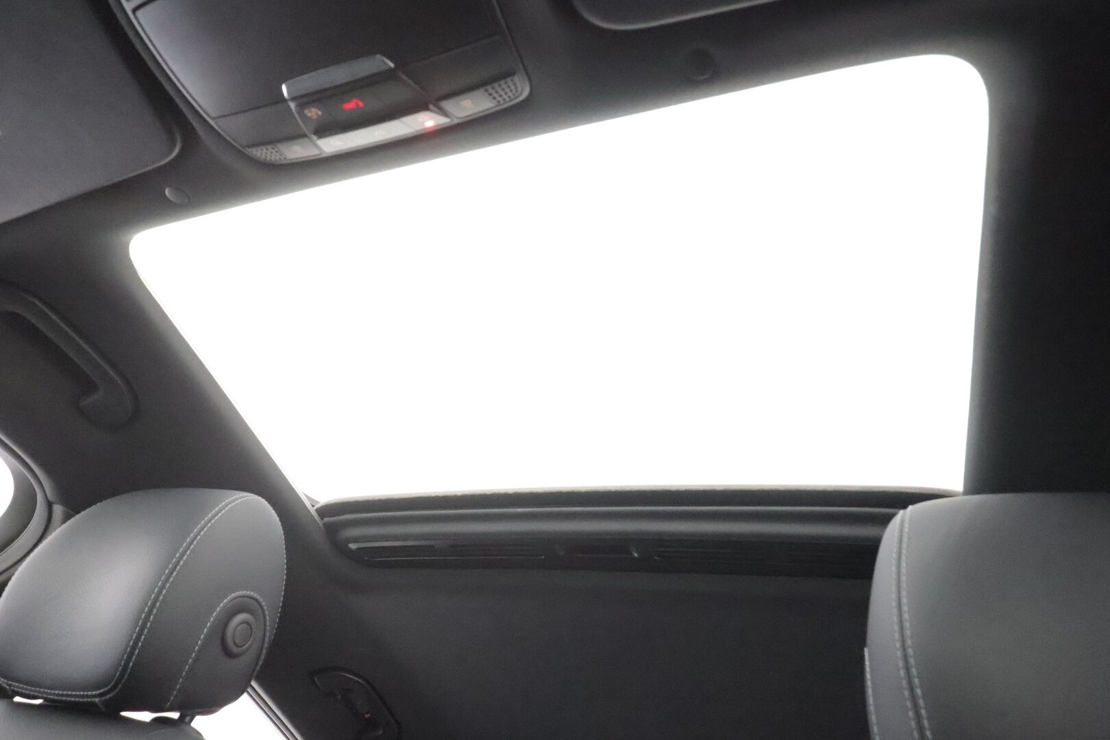 Mercedes-Benz EQC 2021 400 4Matic - | Distronic+ | Lisälämmitin | Koukku | Muistipenkit | Widescreen | Kattoluukku | Burmester | LED | 360-Kamera | Sporttinahat | Keyless | Apple&Android | Kahdet Renkaat |