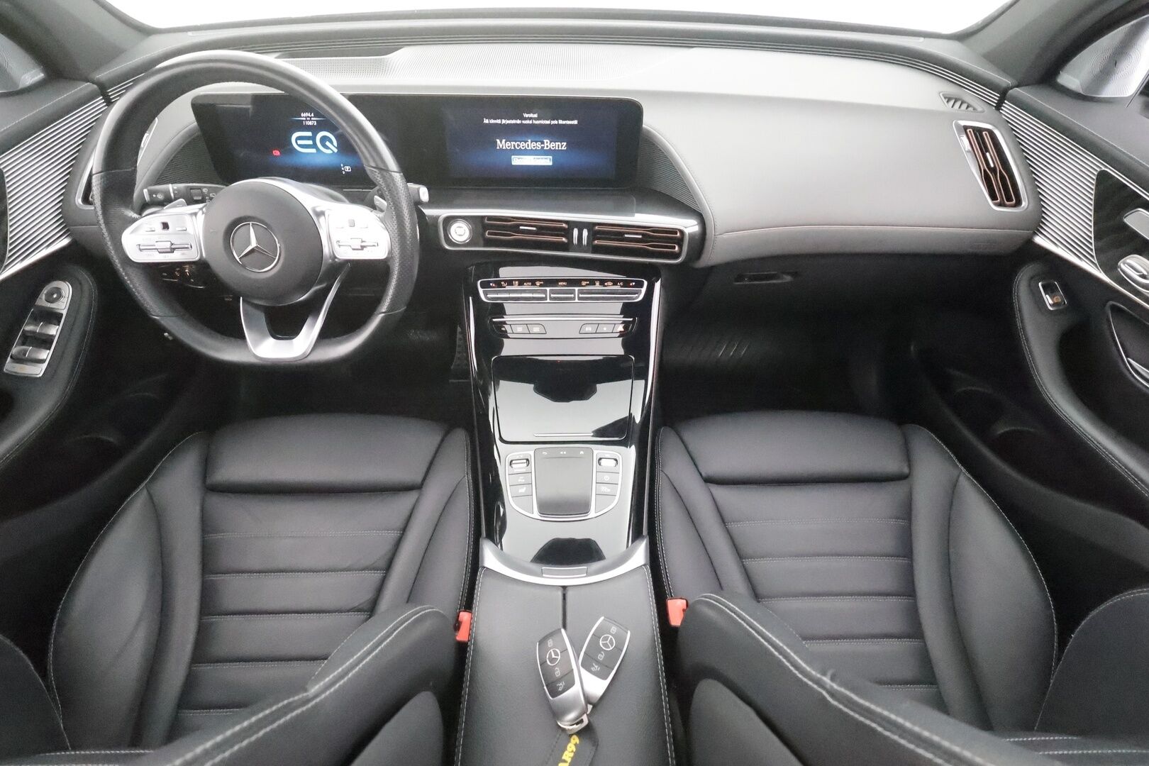 Mercedes-Benz EQC 2021 400 4Matic - | Distronic+ | Lisälämmitin | Koukku | Muistipenkit | Widescreen | Kattoluukku | Burmester | LED | 360-Kamera | Sporttinahat | Keyless | Apple&Android | Kahdet Renkaat |