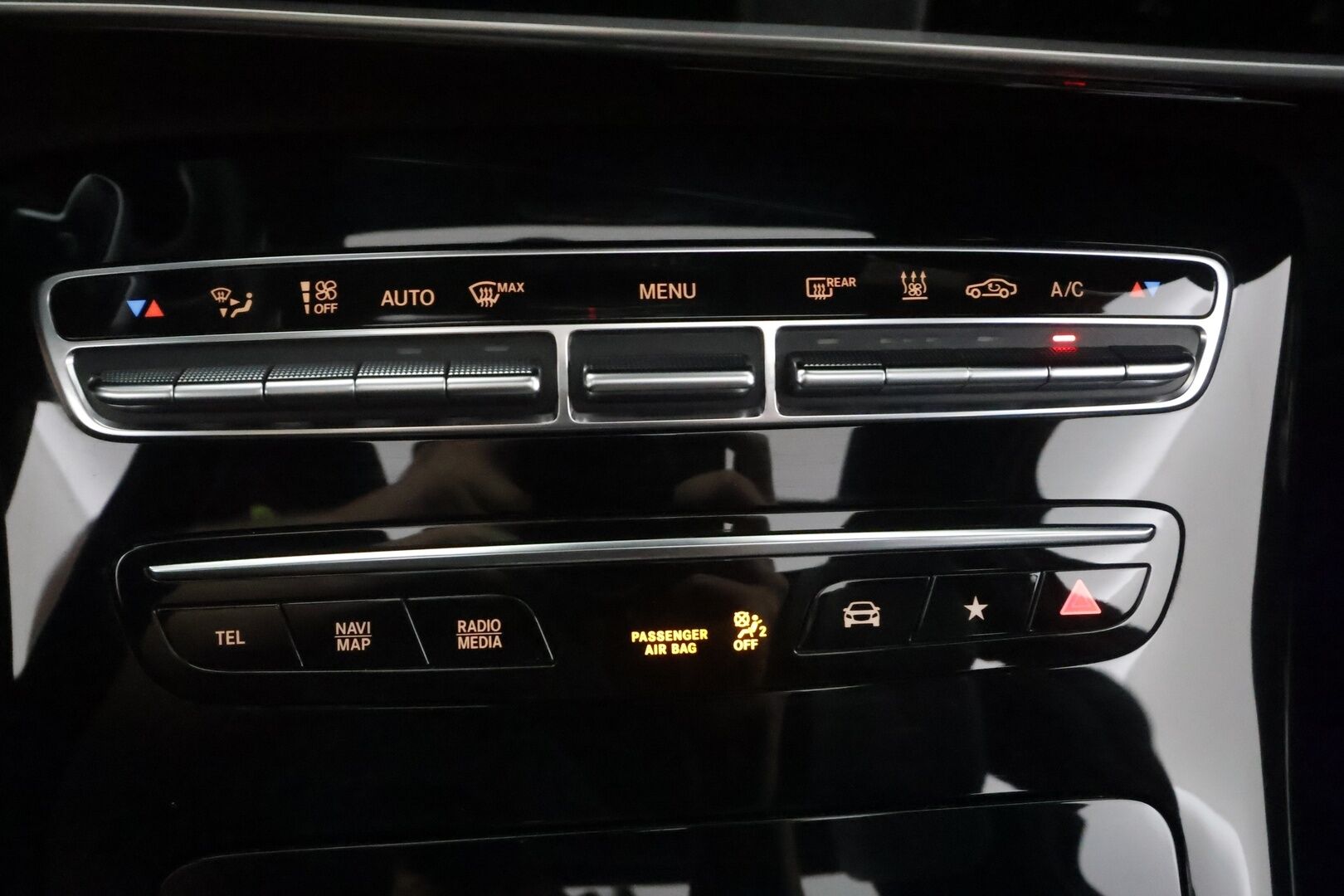 Mercedes-Benz EQC 2021 400 4Matic - | Distronic+ | Lisälämmitin | Koukku | Muistipenkit | Widescreen | Kattoluukku | Burmester | LED | 360-Kamera | Sporttinahat | Keyless | Apple&Android | Kahdet Renkaat |