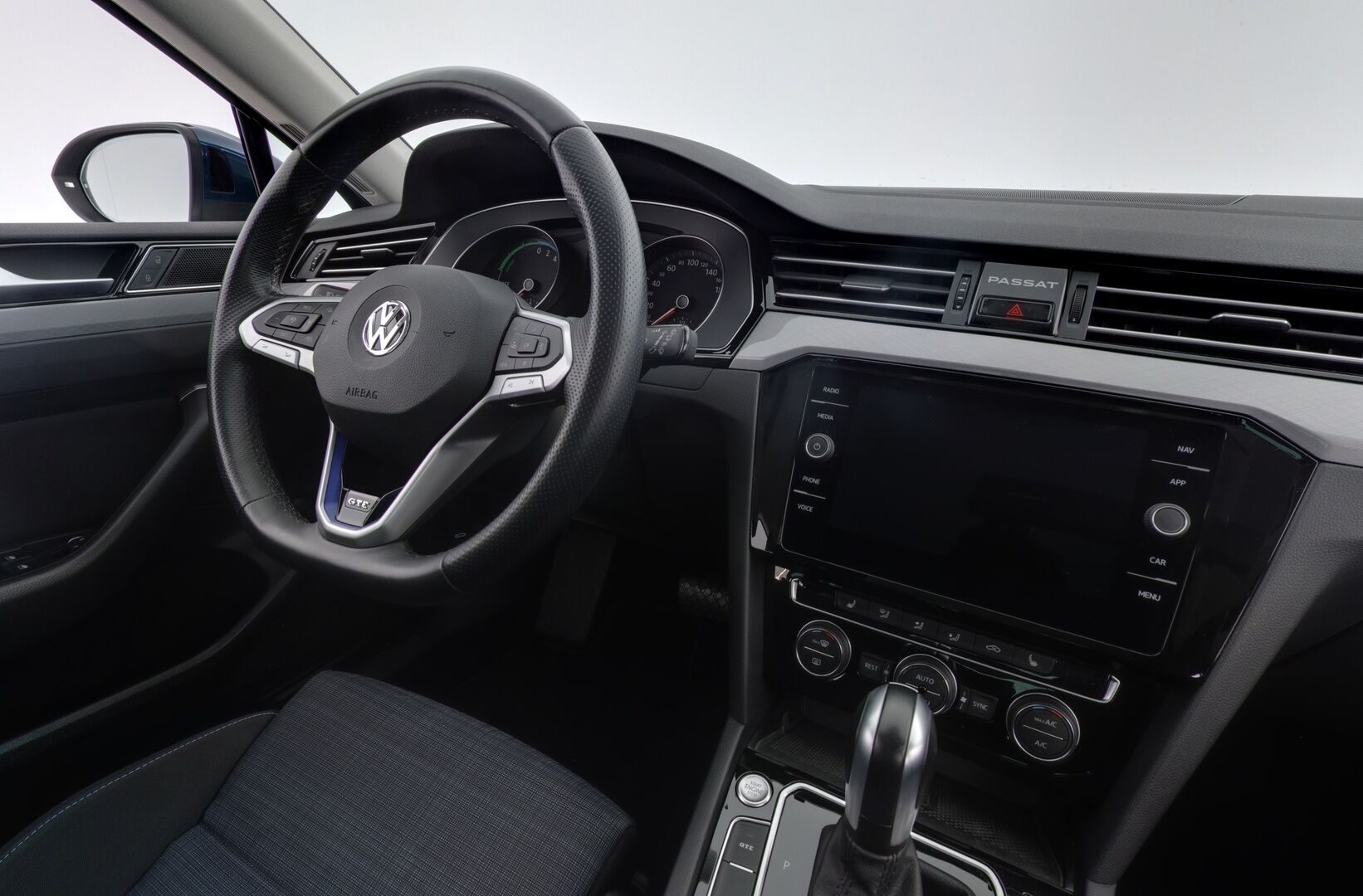 VOLKSWAGEN PASSAT 2020 Variant GTE Plug-In Hybrid 160 kW DSG - ACC | Kamera | Hieronta | IQ-Matrix | Koukku