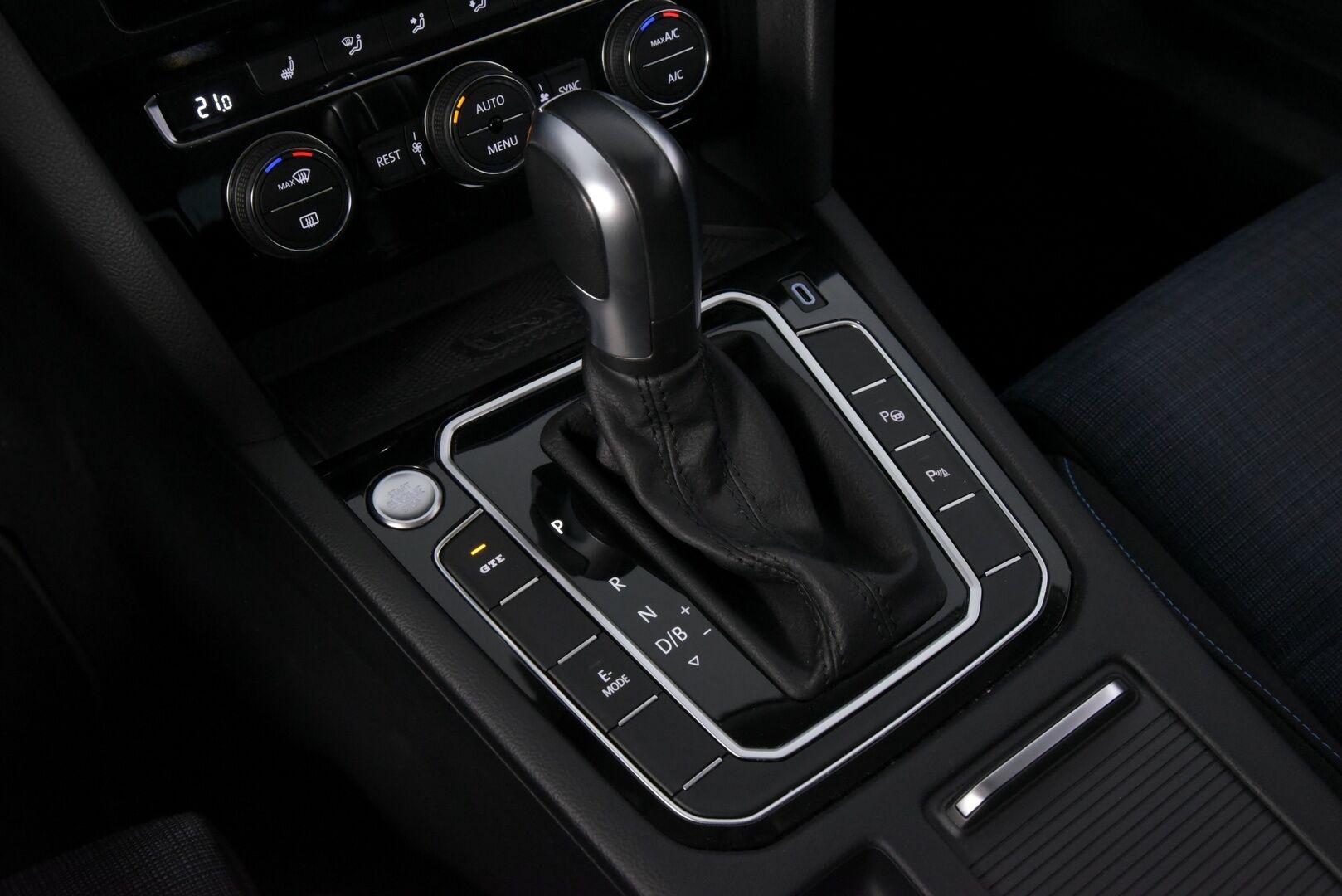 VOLKSWAGEN PASSAT 2020 Variant GTE Plug-In Hybrid 160 kW DSG - ACC | Kamera | Hieronta | IQ-Matrix | Koukku
