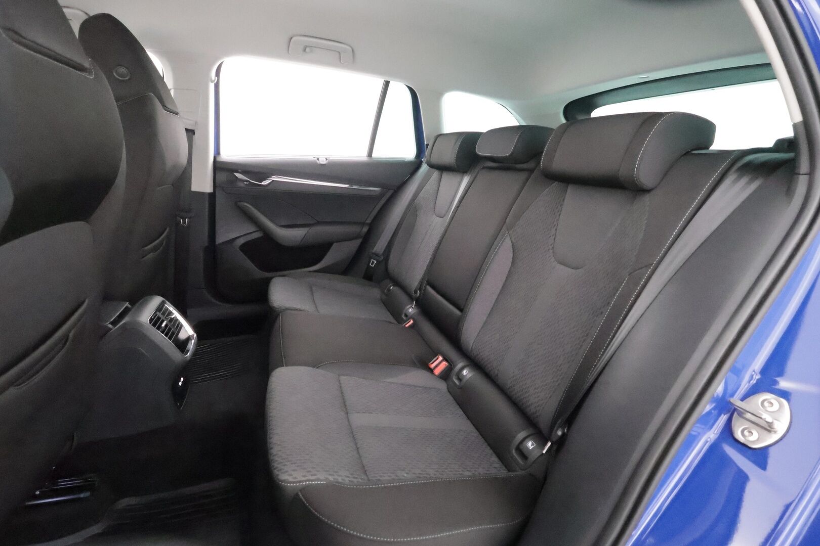 Skoda Octavia 2024 Combi 1.4 TSI PHEV Style iV DSG Autom. - | ACC | Koukku | Webasto | Skoda Crystal Matrix-LED | P.Kamera | Ratinlämmitys | Digimittaristo | 1.Om Suomi-auto | Kahdet renkaat |
