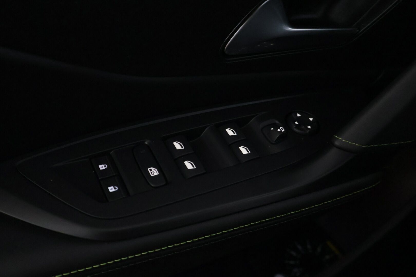 Peugeot E-308 2023 First Edition  54 kWh 156 Automaatti - | Suomi-auto | Lämpöpumppu | Keyless | 360 Peruutuskamera + tutkat edessä ja takana | Kahdet renkaat + vanteet |