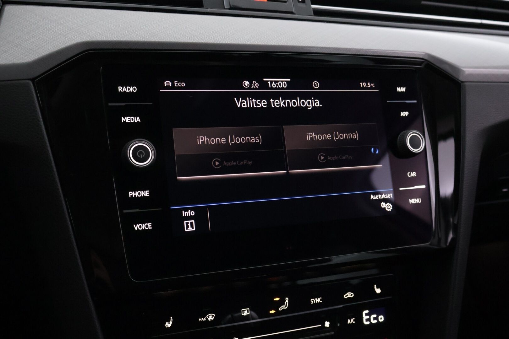 Volkswagen Passat 2021 Variant GTE Plug-In Hybrid 160 kW DSG* Digimittaristo / ACC / S.luukku / Nahka-alcantara / P. tutkat / Navi * - Facelift malli / Hiljentävät etulasit / 2x renkailla ja vanteilla / Hyvä huoltohistoria / 