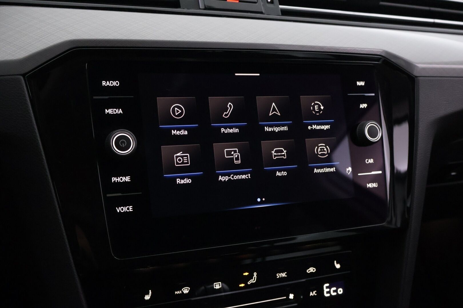 Volkswagen Passat 2021 Variant GTE Plug-In Hybrid 160 kW DSG* Digimittaristo / Adapt. vak / S.luukku / Nahka-alcantara / P. tutkat / Navi * - Facelift malli / Hiljentävät etulasit / 2x renkailla ja vanteilla / Hyvä huoltohistoria / - HULLUT JOULUT KORKOTARJOUS 2,49% 