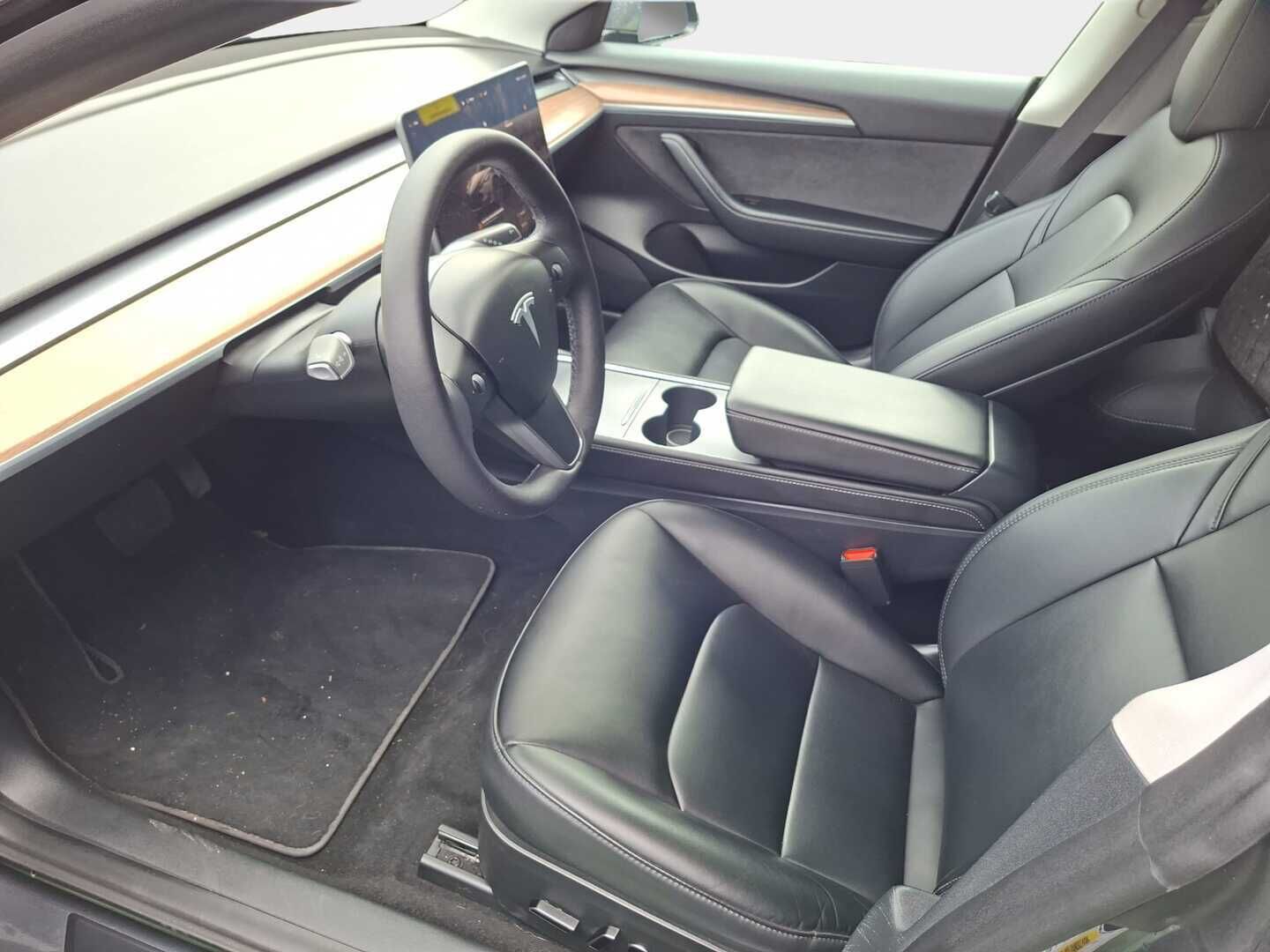 Tesla Model 3 2023 Standard Range Plus - | ILP | Koukku | ACC | Lasikatto | Matrix-LED | P.Kamera | Muistipenkki | Premium Speakers | Navi | Kaistavahti | Keyless | 2x renkaat ja vanteet