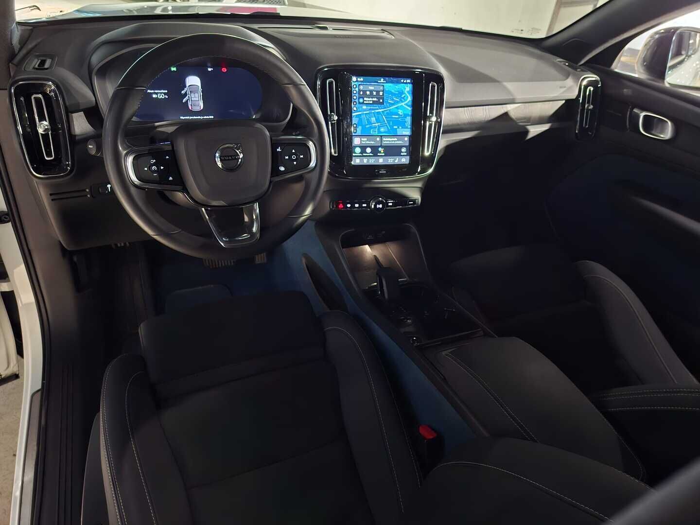 Volvo C40 2022 Recharge Twin Ultimate AWD ** Lämpöpumppu / Pixel / Google / 360 kamera / H&K / Panorama / Koukku / 2x renkaat vanteilla - Upean värinen C40 Volvo kaksilla renkailla, vetokoukulla, 360 asteisella kameralla ja Harman&Kardon äänentoistolla! - HULLUT AVAJAISHULINAT KORKOTARJOUS 3,29 %