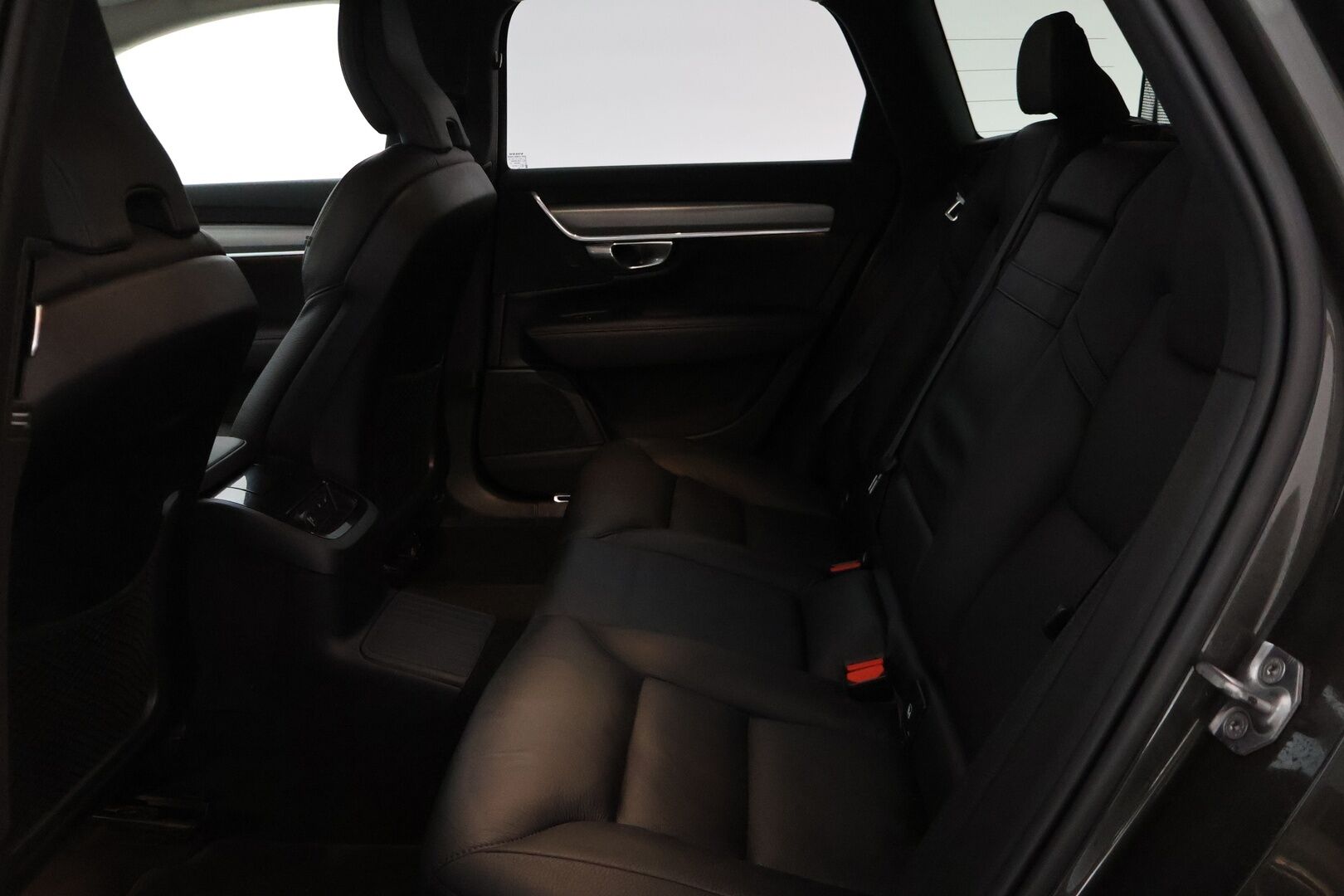 Volvo V90 2020 T8 Recharge AWD Momentum Aut. *Adapt.Vakkari / Webasto / HUD / 360° / Muistipenkki / Nahkasisusta / KeylessGo / Sähköluukku*