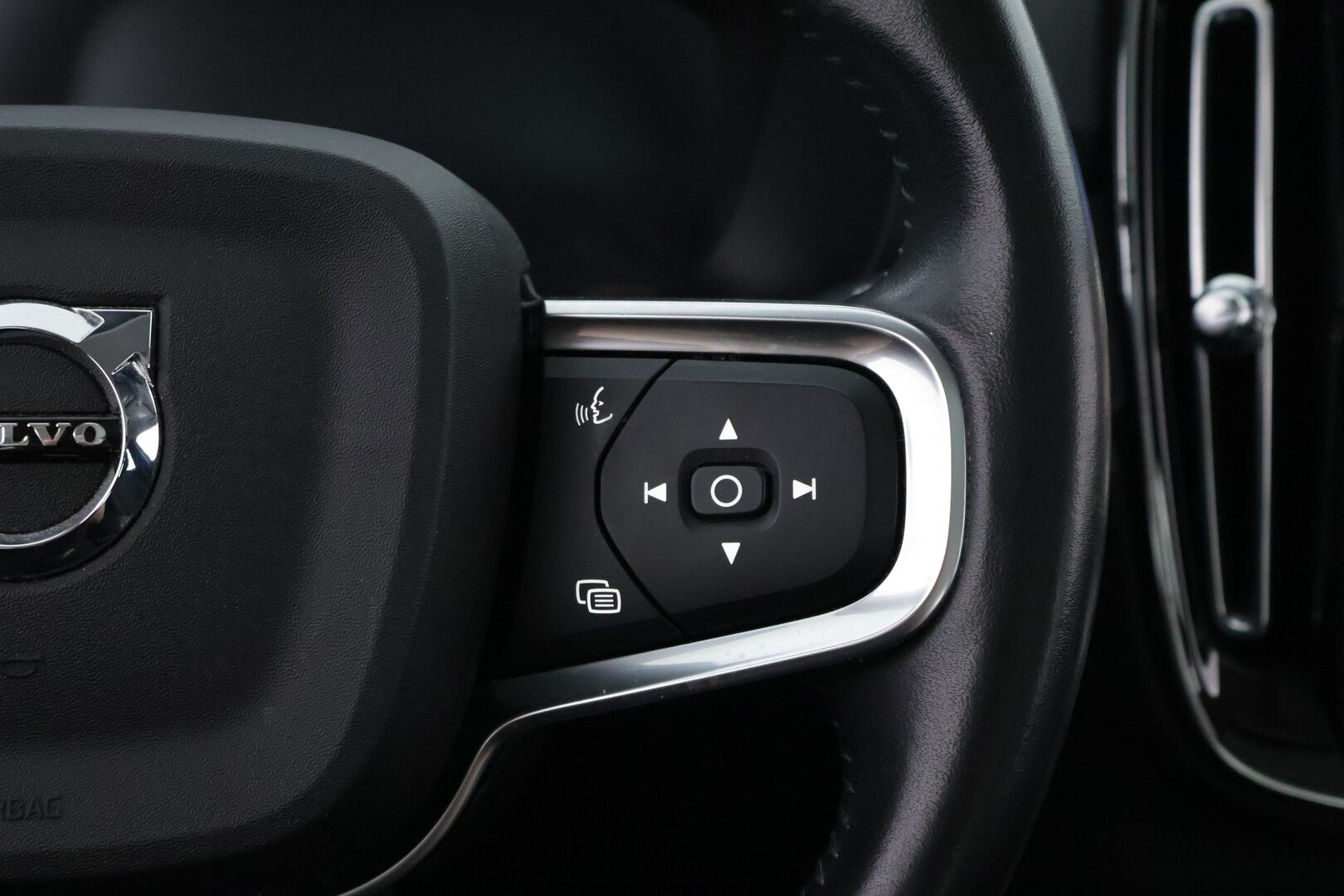 Volvo XC40 2021 T4 TwE Inscription Expression aut - Webasto | Adapt.vakkari | Panorama | Peruutuskamera | Vetokoukku | High Performance Audio | Jakopää tehty!