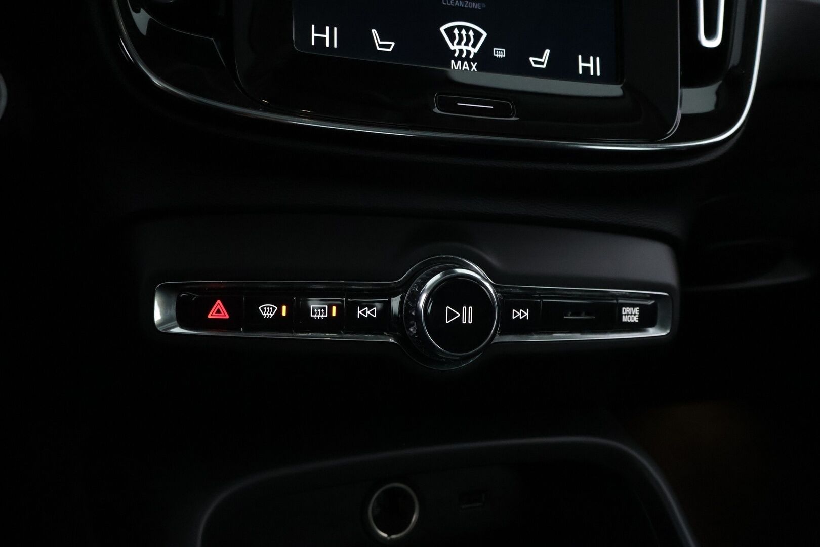 Volvo XC40 2021 T4 TwE Inscription Expression aut - Webasto | Adapt.vakkari | Panorama | Peruutuskamera | Vetokoukku | High Performance Audio | Jakopää tehty!