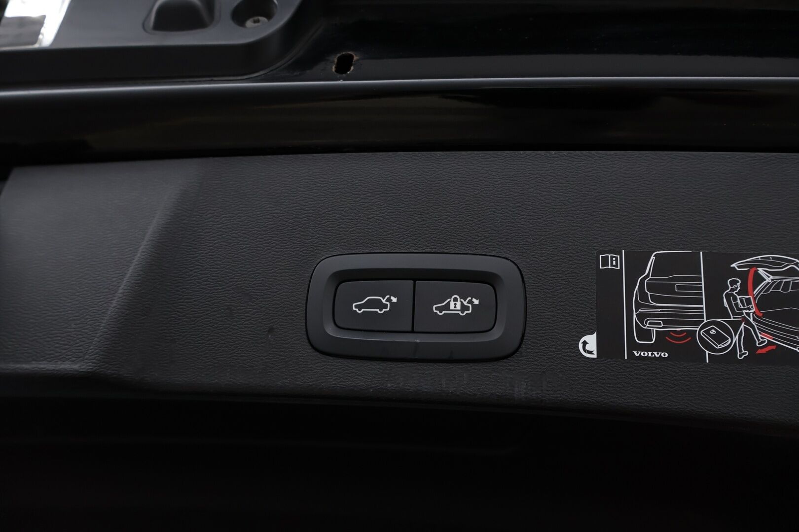Volvo XC40 2021 T4 TwE Inscription Expression aut - Webasto | Adapt.vakkari | Panorama | Peruutuskamera | Vetokoukku | High Performance Audio | Jakopää tehty!