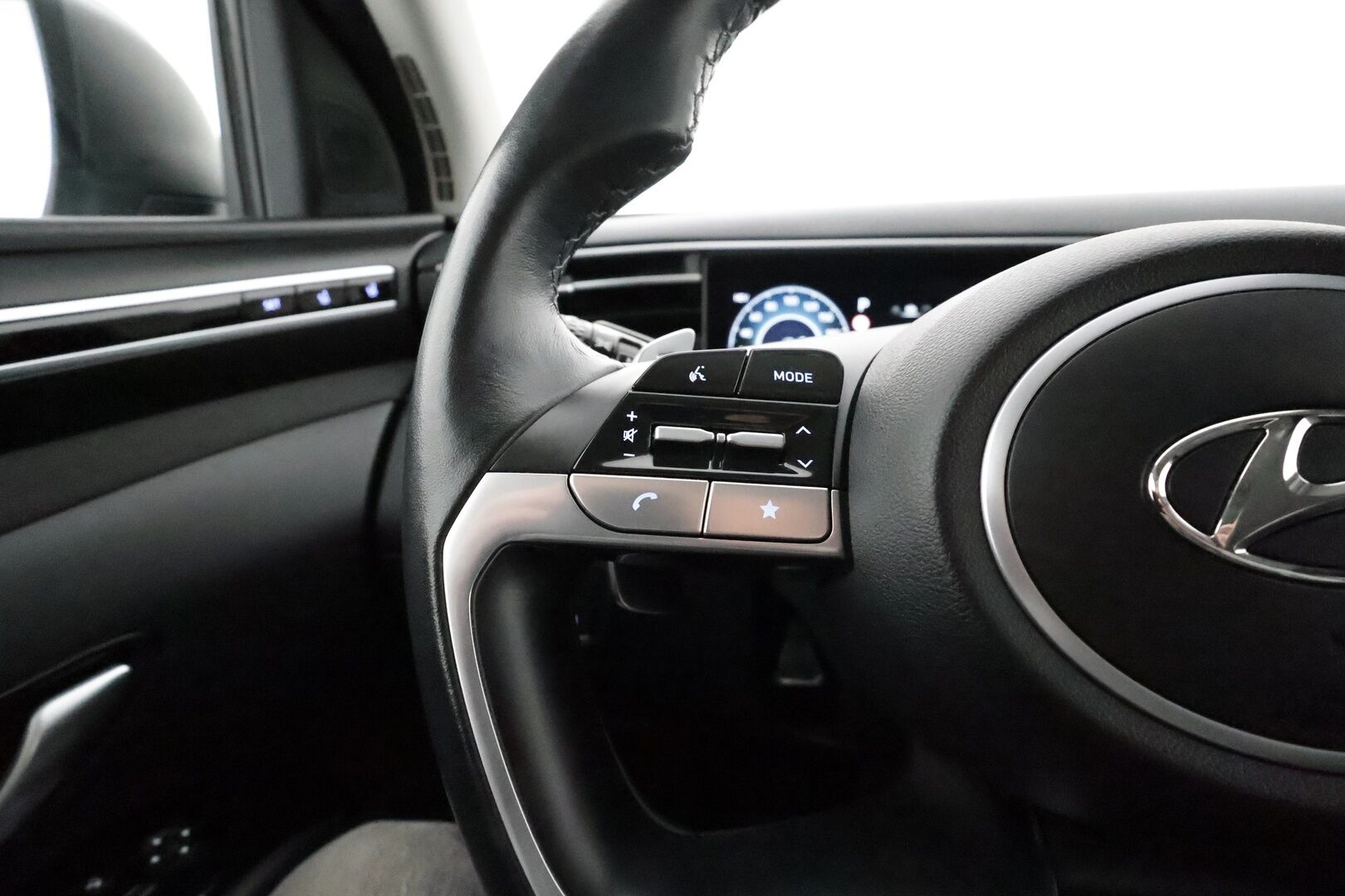 Hyundai Tucson 2021 1,6 T-GDI 265 hv Plug in 4WD 6AT Premium **Adapt. vakkari / Digimittaristo / 360 Kamera / Muistipenkki / Keyless / Apple&Android** - 3,99 % KORKOTARJOUS TÄHÄN AUTOON - Akku kuntotarkistettu / KRELL Sound System / 