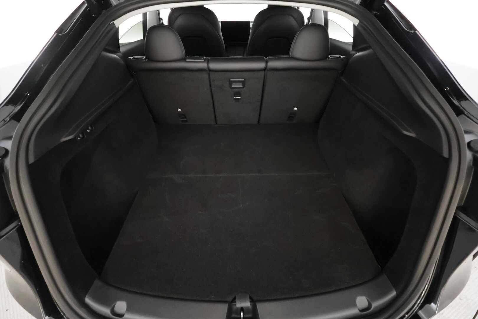 Tesla Model Y 2024 Long Range * Koukku / ILP / ACC / Lasikatto / Matrix-LED / P.Kamera / Muistipenkki / Premium Audio / Navi / Keyless * - 1-om Suomi-auto / 2x Latauskaapelit / Kahdet renkaat aluvanteilla