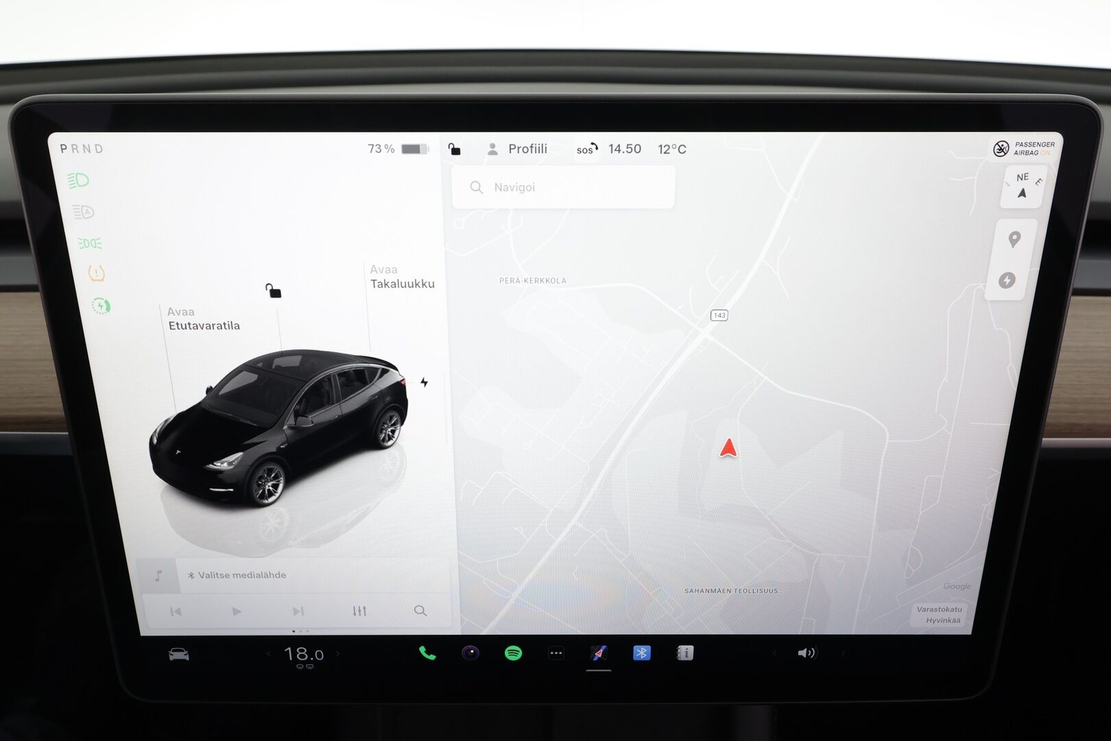 Tesla Model Y 2024 Long Range * Koukku / ILP / ACC / Lasikatto / Matrix-LED / P.Kamera / Muistipenkki / Premium Audio / Navi / Keyless * - 1-om Suomi-auto / 2x Latauskaapelit / Kahdet renkaat aluvanteilla