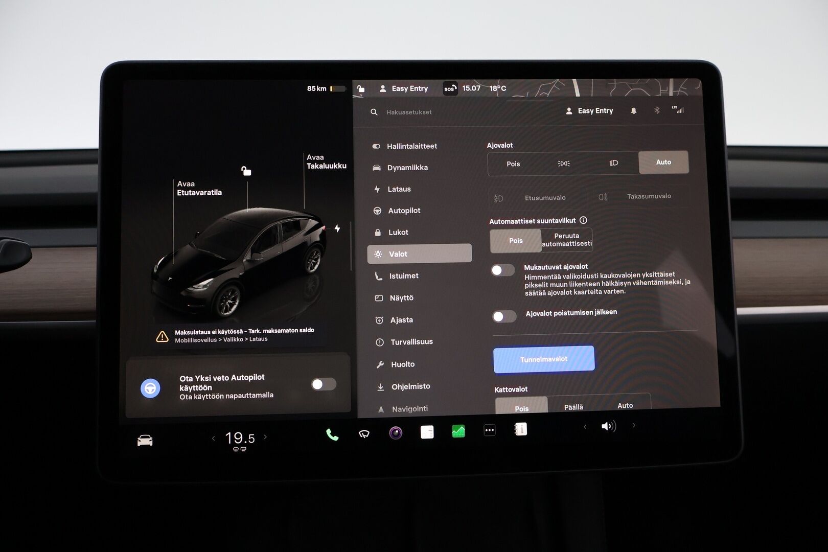 Tesla Model Y 2024 Long Range - 1-Omisteinen Suomiauto / Vetokoukku / Lämpöpumppu / Matrix LED / P.Kamera / Adapt.Vakkari / Lasikatto / 2x Vanteet / Juuri saapunut Tampereelle!