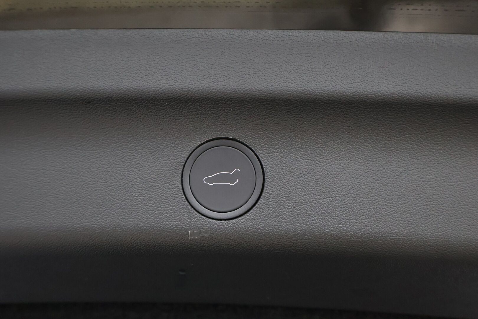 Tesla Model Y 2024 Long Range - 1-Omisteinen Suomiauto / Vetokoukku / Lämpöpumppu / Matrix LED / P.Kamera / Adapt.Vakkari / Lasikatto / 2x Vanteet / Juuri saapunut Tampereelle!