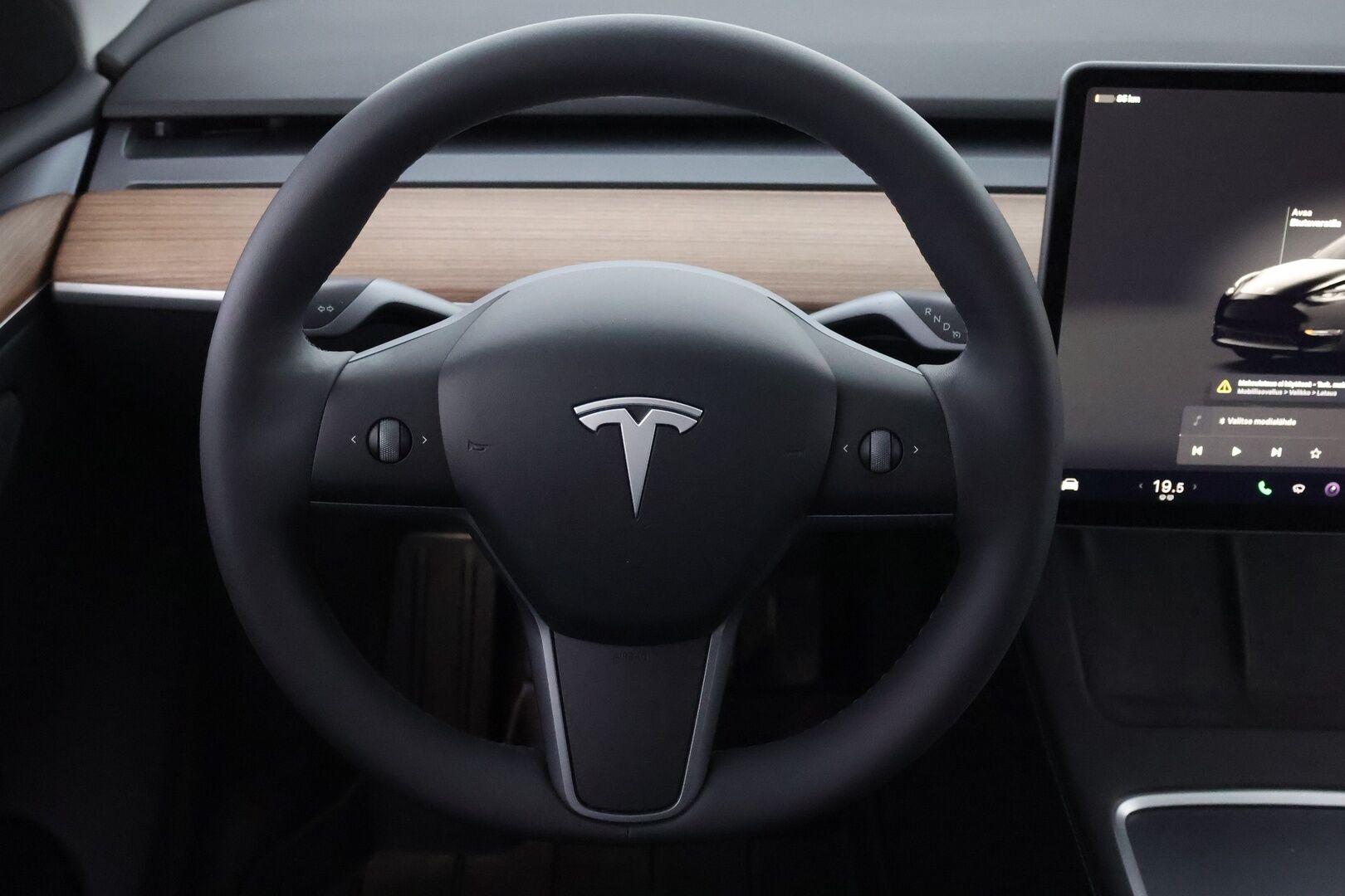 Tesla Model Y 2024 Long Range - 1-Omisteinen Suomiauto / Vetokoukku / Lämpöpumppu / Matrix LED / P.Kamera / Adapt.Vakkari / Lasikatto / 2x Vanteet / Juuri saapunut Tampereelle!