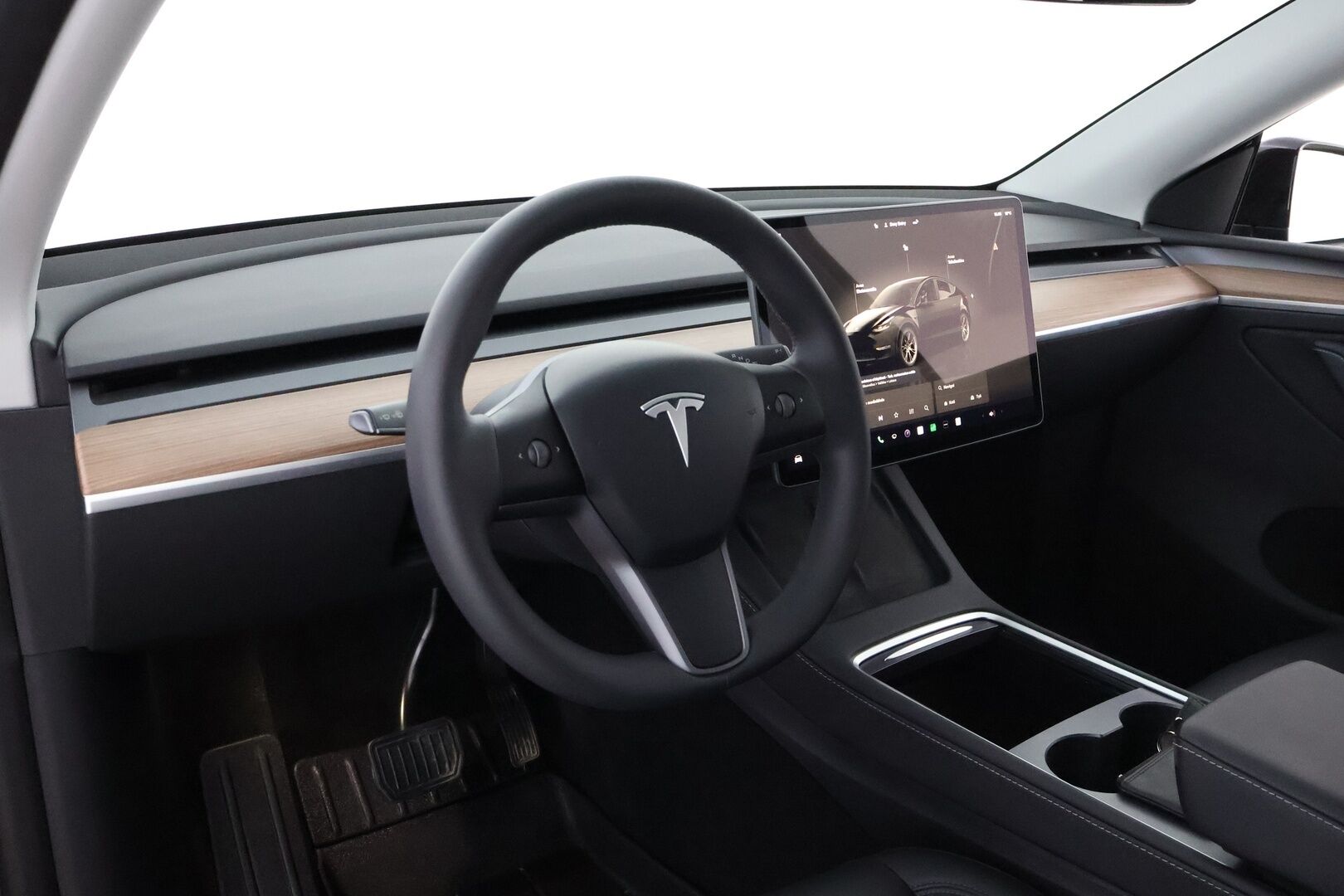 Tesla Model Y 2024 Long Range - 1-Omisteinen Suomiauto / Vetokoukku / Lämpöpumppu / Matrix LED / P.Kamera / Adapt.Vakkari / Lasikatto / 2x Vanteet / Juuri saapunut Tampereelle!