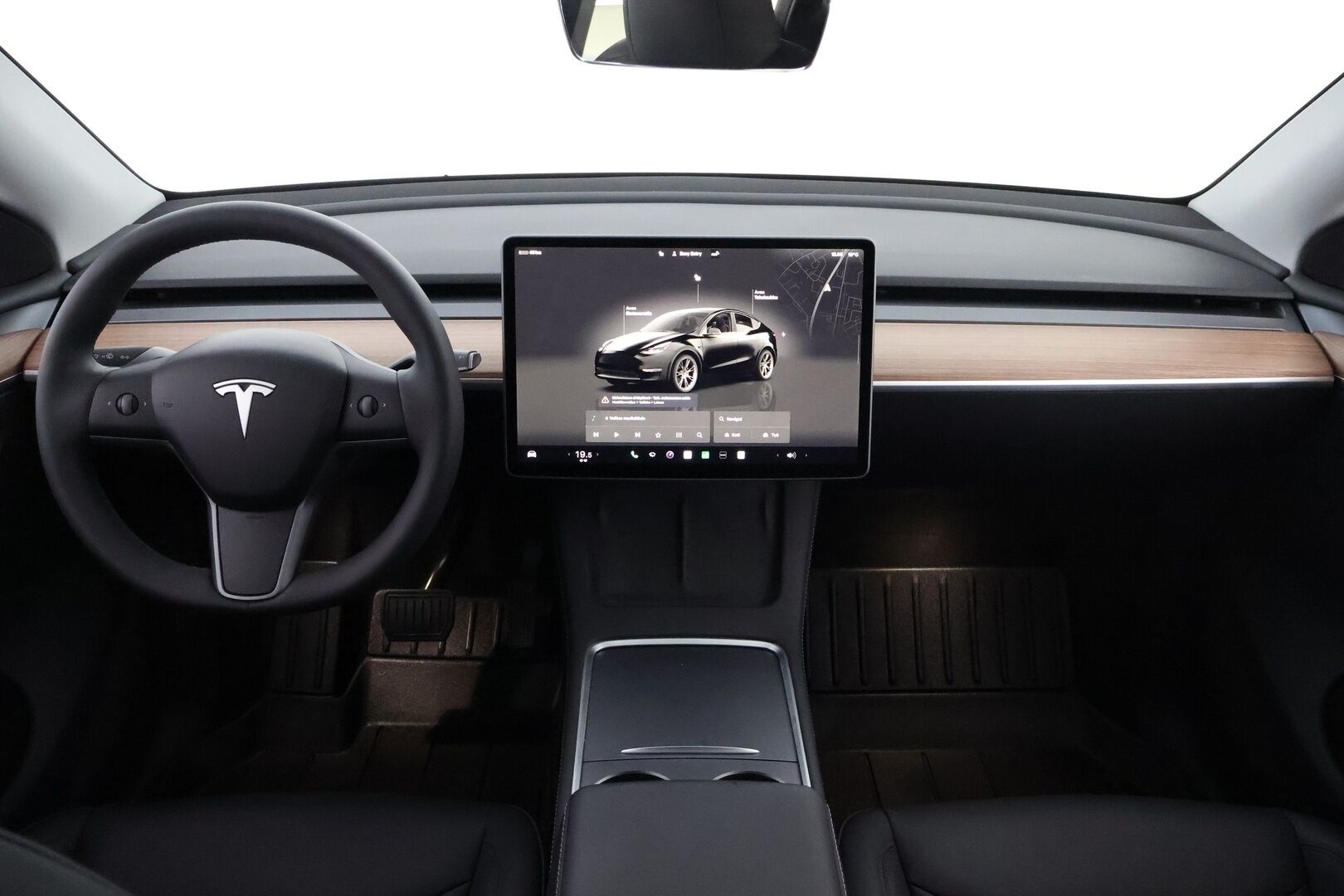 Tesla Model Y 2024 Long Range - 1-Omisteinen Suomiauto / Vetokoukku / Lämpöpumppu / Matrix LED / P.Kamera / Adapt.Vakkari / Lasikatto / 2x Vanteet / Juuri saapunut Tampereelle!