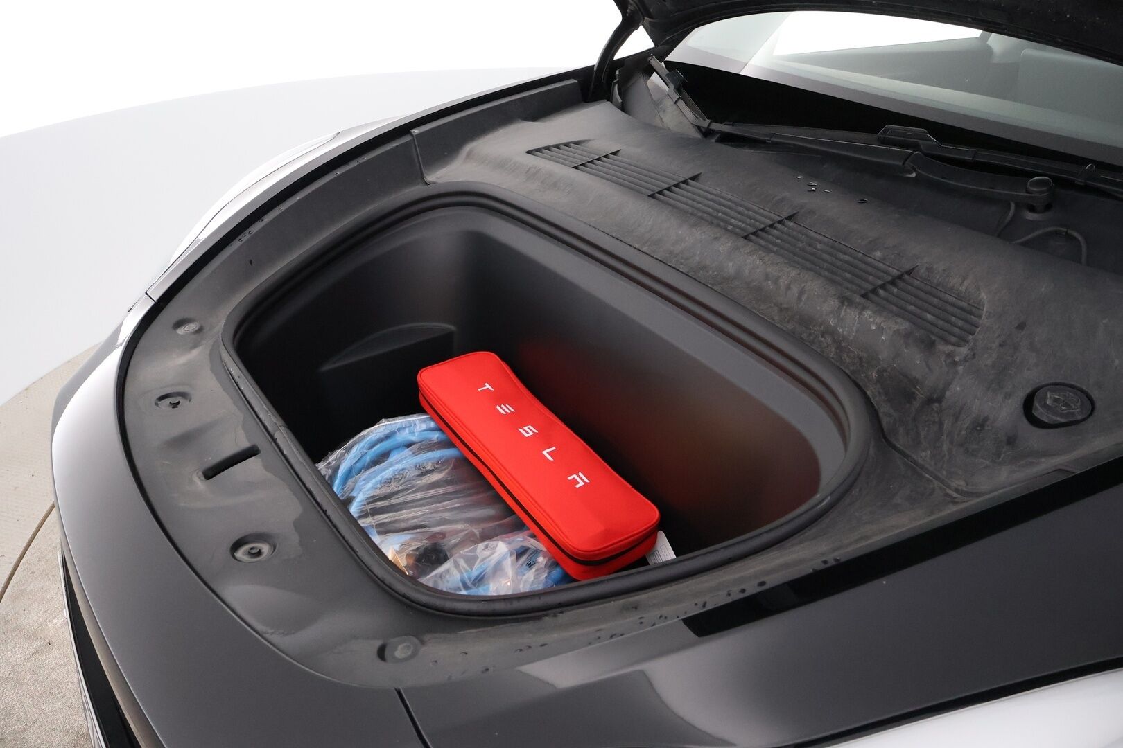 Tesla Model Y 2024 Long Range - 1-Omisteinen Suomiauto / Vetokoukku / Lämpöpumppu / Matrix LED / P.Kamera / Adapt.Vakkari / Lasikatto / 2x Vanteet / Juuri saapunut Tampereelle!