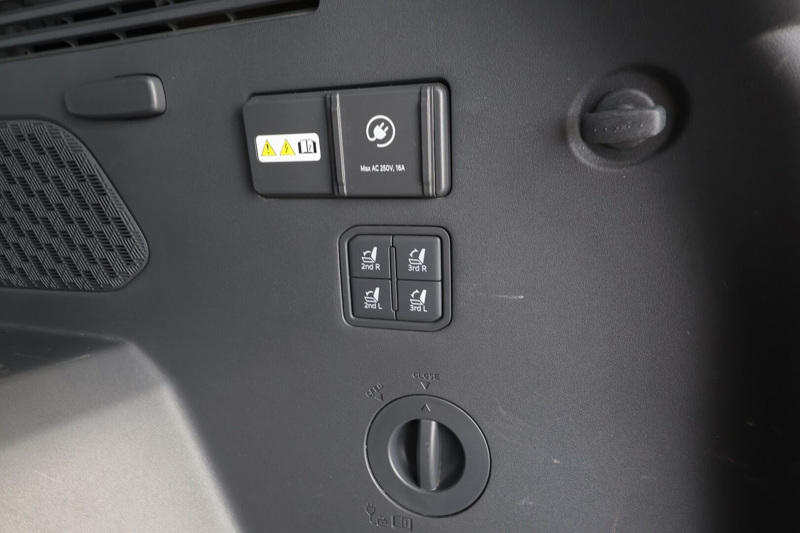 Kia EV9 2024 GT-Line AWD 99,8kWh 384hv 7P 1st Edition - | ACC | ILP | Koukku | HUD | 360° | Meridian | Ilm. relax nahat | Matrix | Hieronta | Panorama | Muistipenkki | HDA | CTA | BSM | 1-om suomiauto | ALV |