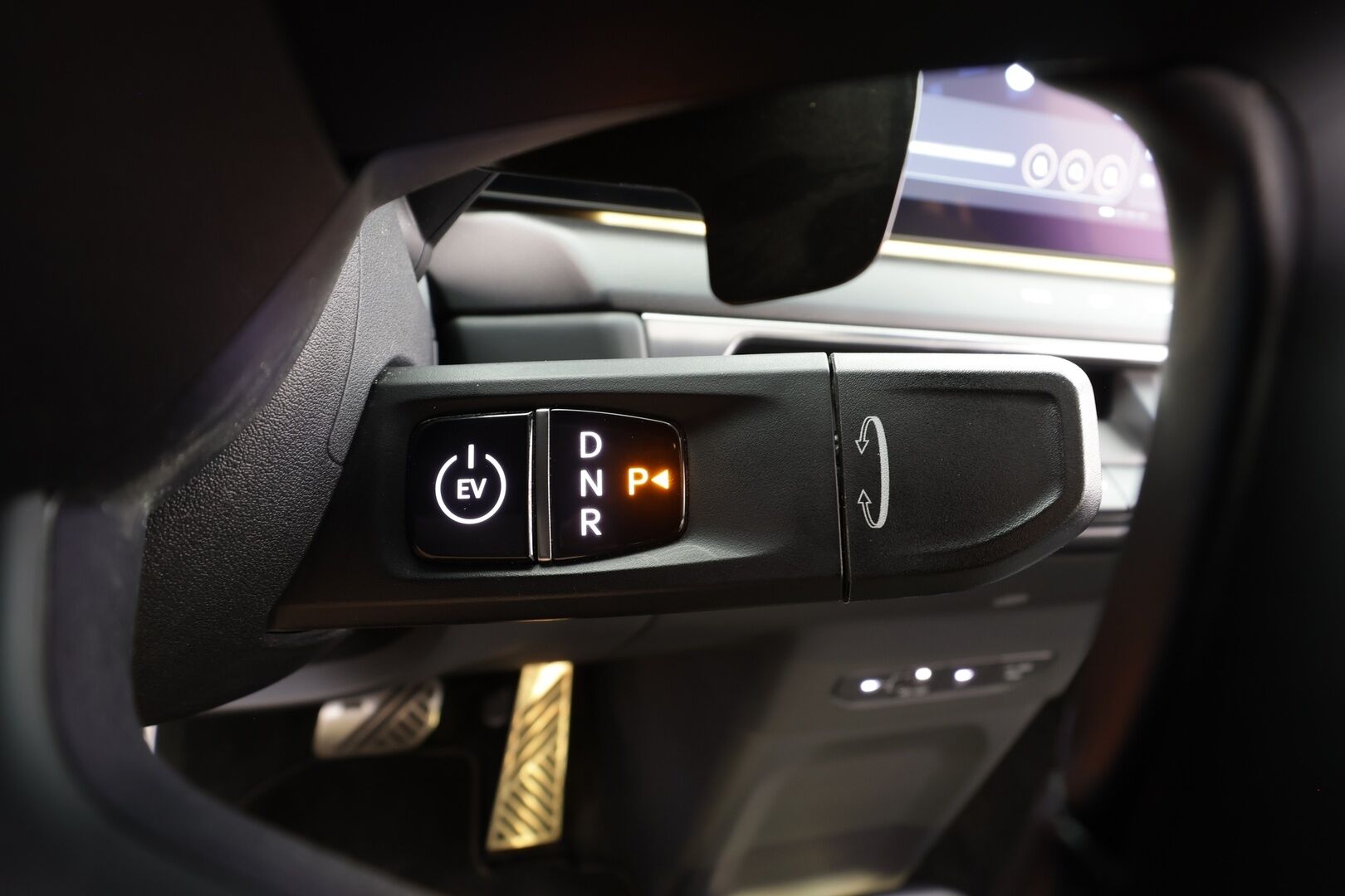 Kia EV9 2024 GT-Line AWD 99,8kWh 384hv 7P 1st Edition - | ACC | ILP | Koukku | HUD | 360° | Meridian | Ilm. relax nahat | Matrix | Hieronta | Panorama | Muistipenkki | HDA | CTA | BSM | 1-om suomiauto | ALV |