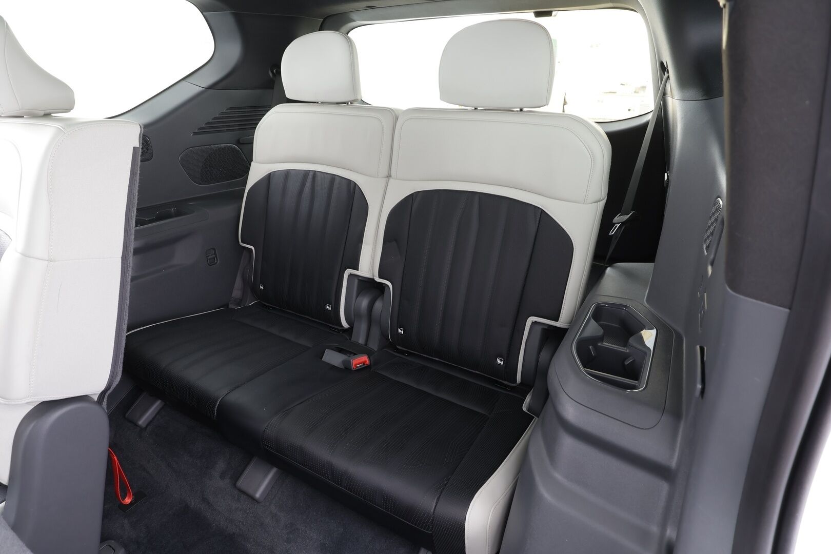 Kia EV9 2024 GT-Line AWD 99,8kWh 384hv 7P 1st Edition - | ACC | ILP | Koukku | HUD | 360° | Meridian | Ilm. relax nahat | Matrix | Hieronta | Panorama | Muistipenkki | HDA | CTA | BSM | 1-om suomiauto | Merkkihuollettu | ALV |