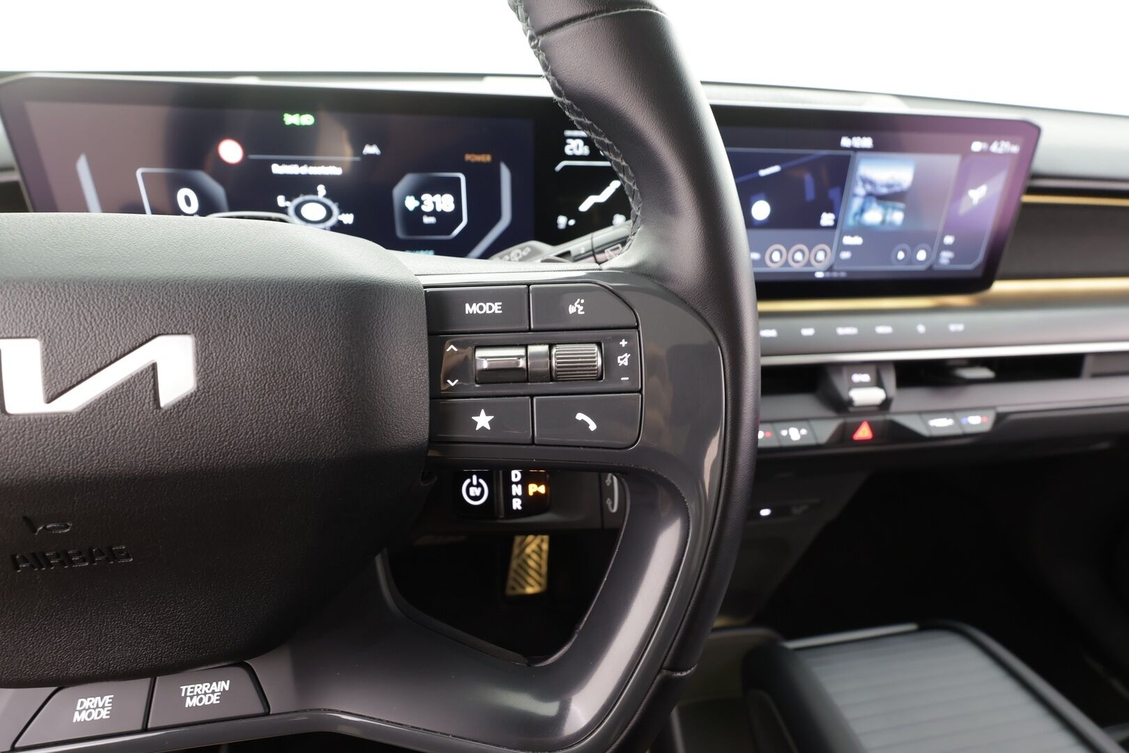 Kia EV9 2024 GT-Line AWD 99,8kWh 384hv 7P 1st Edition - | ACC | ILP | Koukku | HUD | 360° | Meridian | Ilm. relax nahat | Matrix | Hieronta | Panorama | Muistipenkki | HDA | CTA | BSM | 1-om suomiauto | ALV |