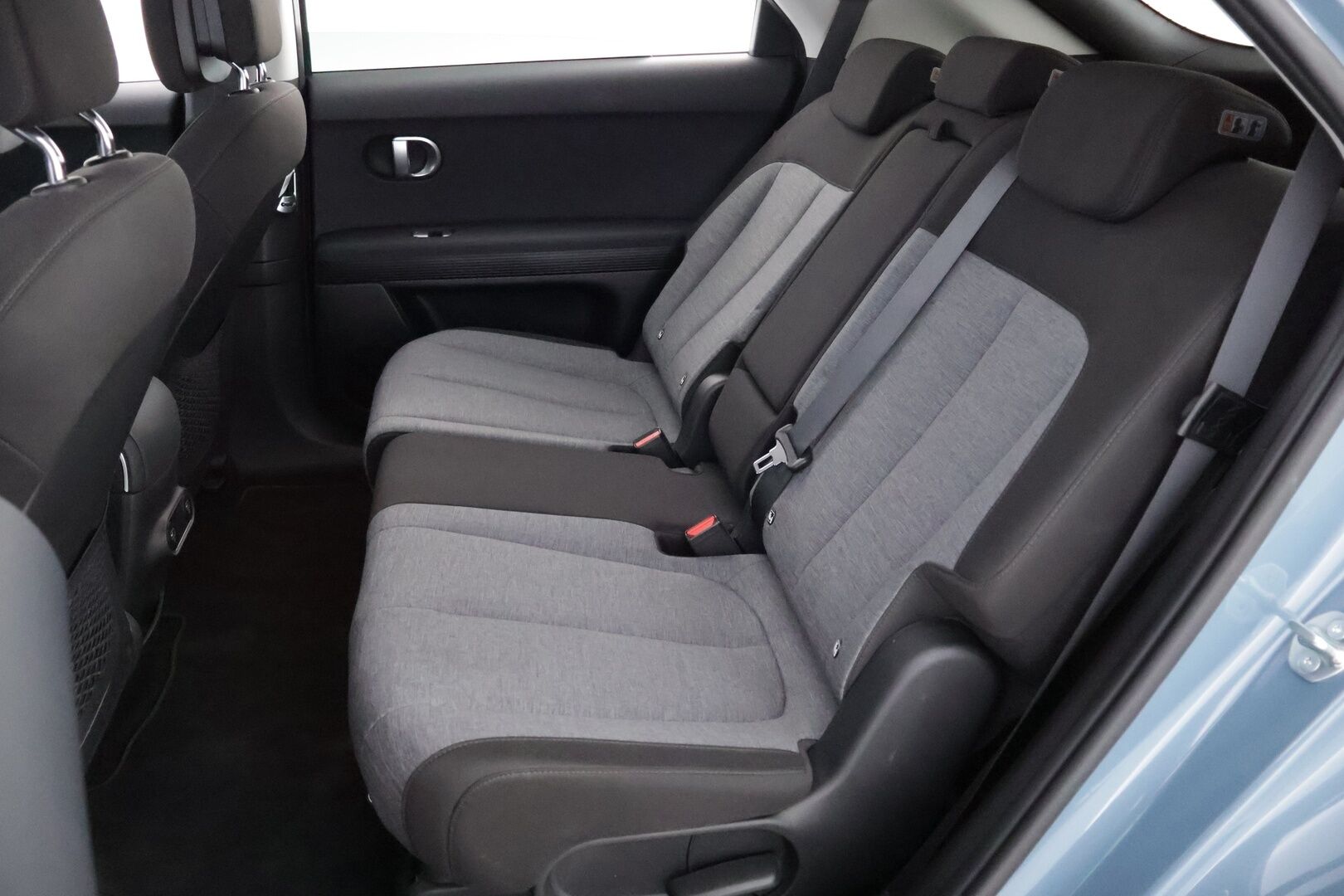 Hyundai IONIQ 5 2024 77 kWh 229 hv Style - Suomiauto | Lämpöpumppu | Akuston Esilämmitys | ACC | Peruutuskamera | Adapt.LED | BLIS | Merkkihuollot | MY24
