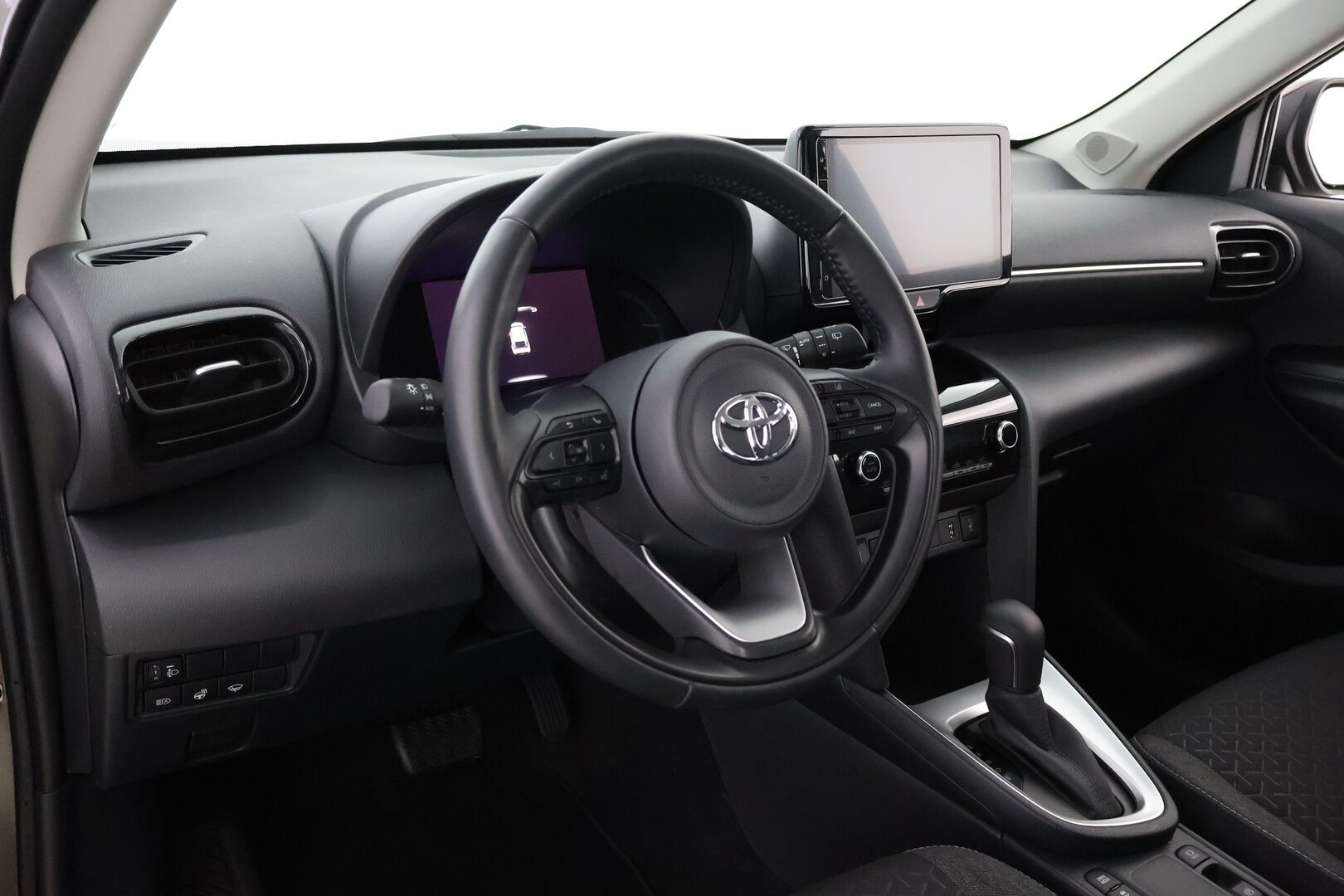 Toyota Yaris Cross 2024 1,5 Hybrid Active *Suomiauto / Adapt. Vakkari / Peruutuskamera / Ratinlämmitin / Keyless / Navi / Merkkihuollettu* - HULLUT JOULUT KORKOTARJOUS 2,49% 