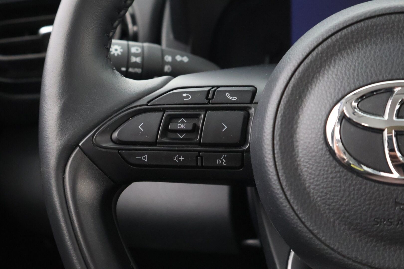 Toyota Yaris Cross 2024 1,5 Hybrid Active *Suomiauto / Adapt. Vakkari / Peruutuskamera / Ratinlämmitin / Keyless / Navi / Merkkihuollettu* - HULLUT JOULUT KORKOTARJOUS 2,49% 