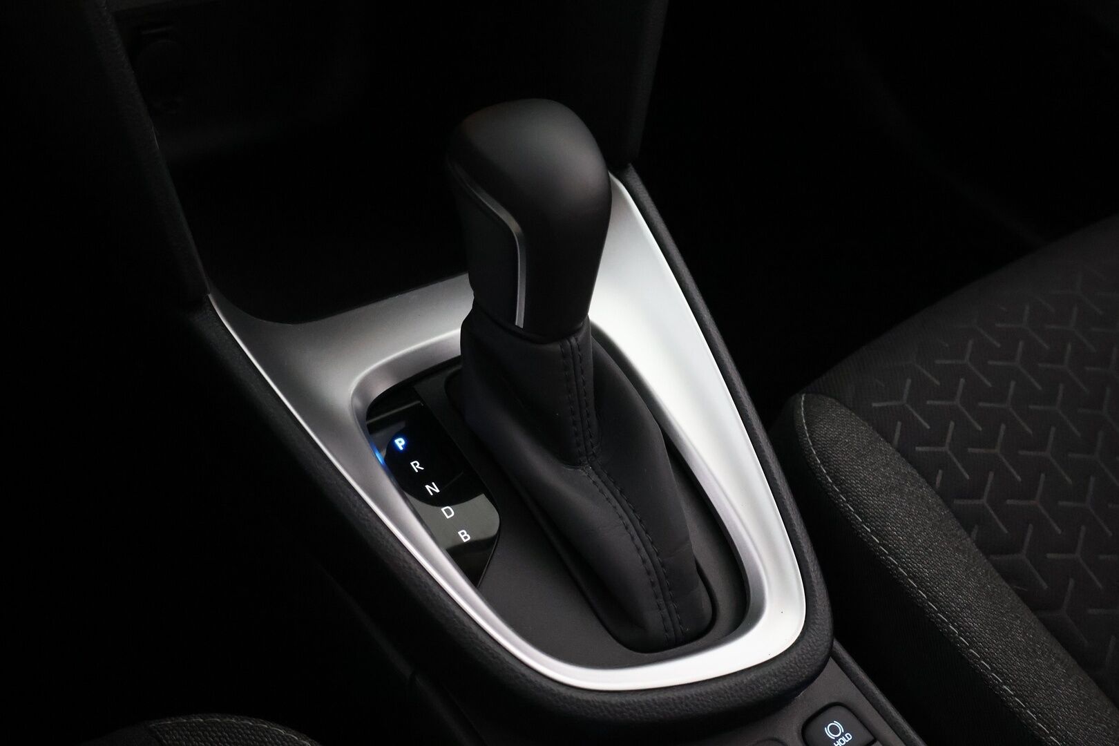 Toyota Yaris Cross 2024 1,5 Hybrid Active *Suomiauto / Adapt. Vakkari / Peruutuskamera / Ratinlämmitin / Keyless / Navi / Merkkihuollettu* - HULLUT JOULUT KORKOTARJOUS 2,49% 